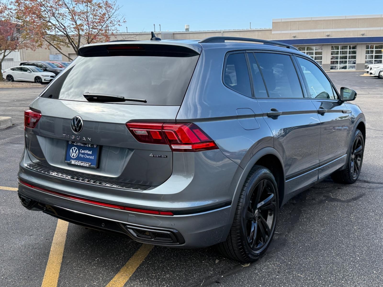 Volkswagen Tiguan/Taos Vehicle Image 03