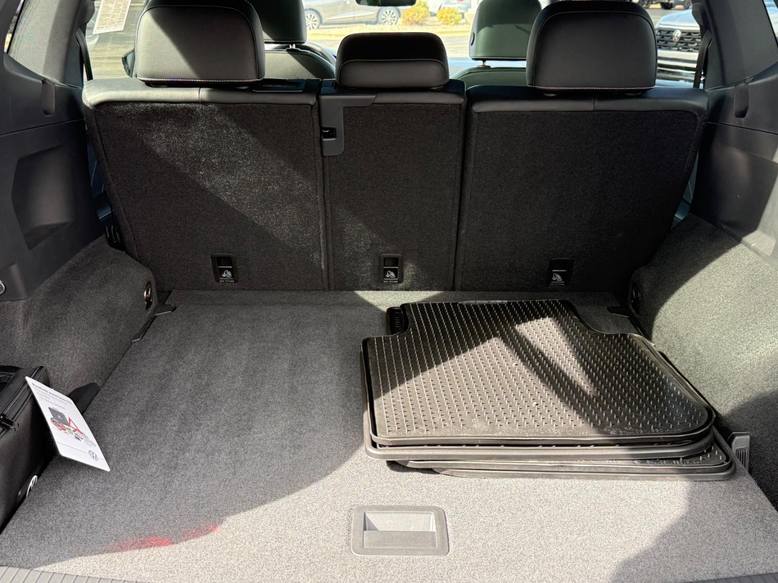 Volkswagen Tiguan/Taos Vehicle Image 05