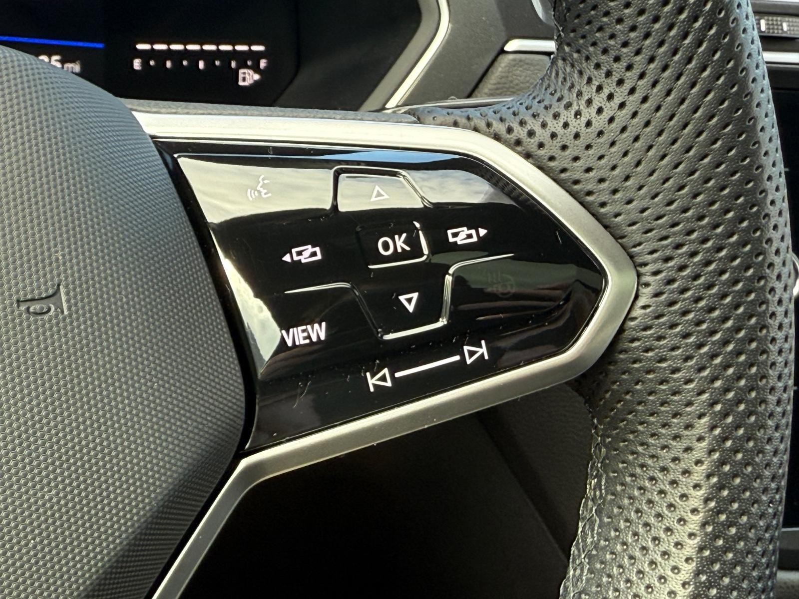 Volkswagen Tiguan/Taos Vehicle Image 17