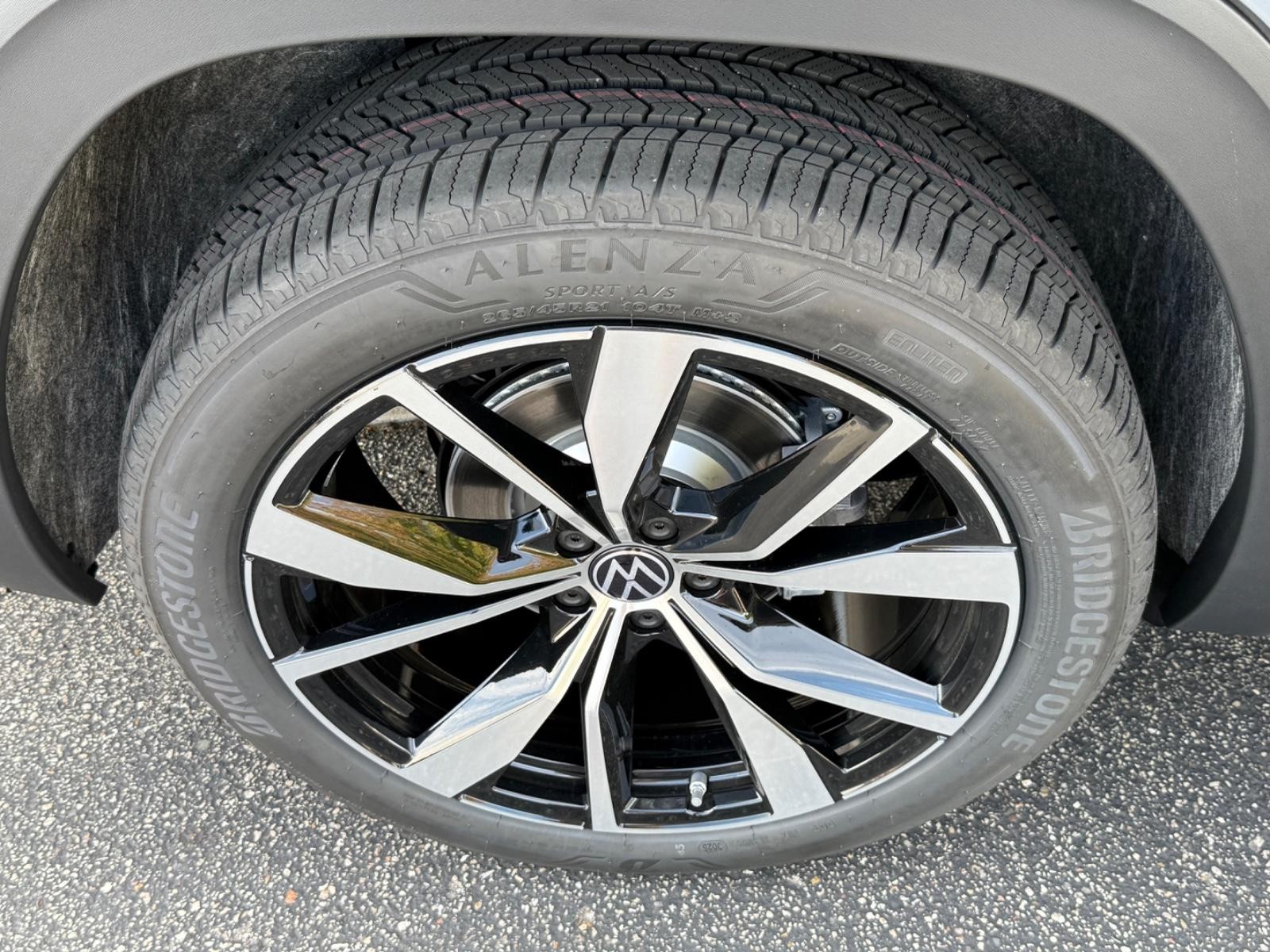 Volkswagen Atlas Vehicle Image 04