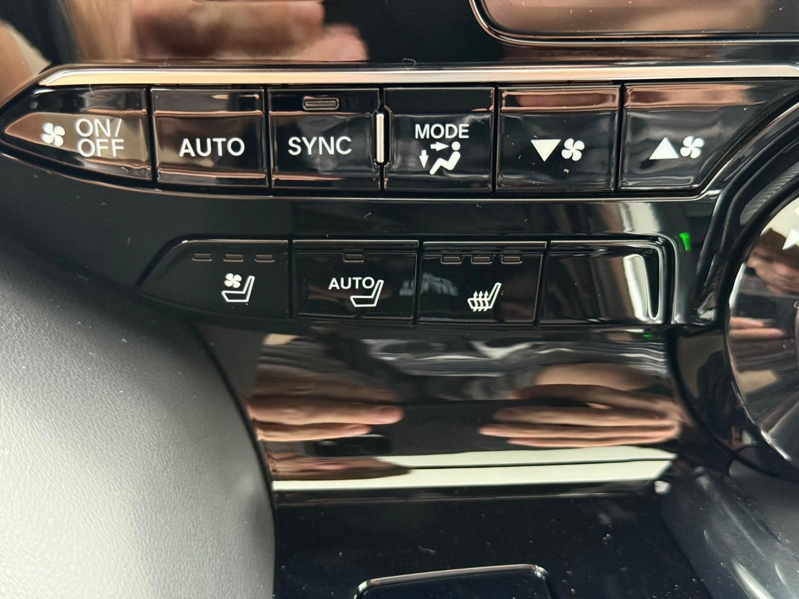 Acura MDX Vehicle Image 15