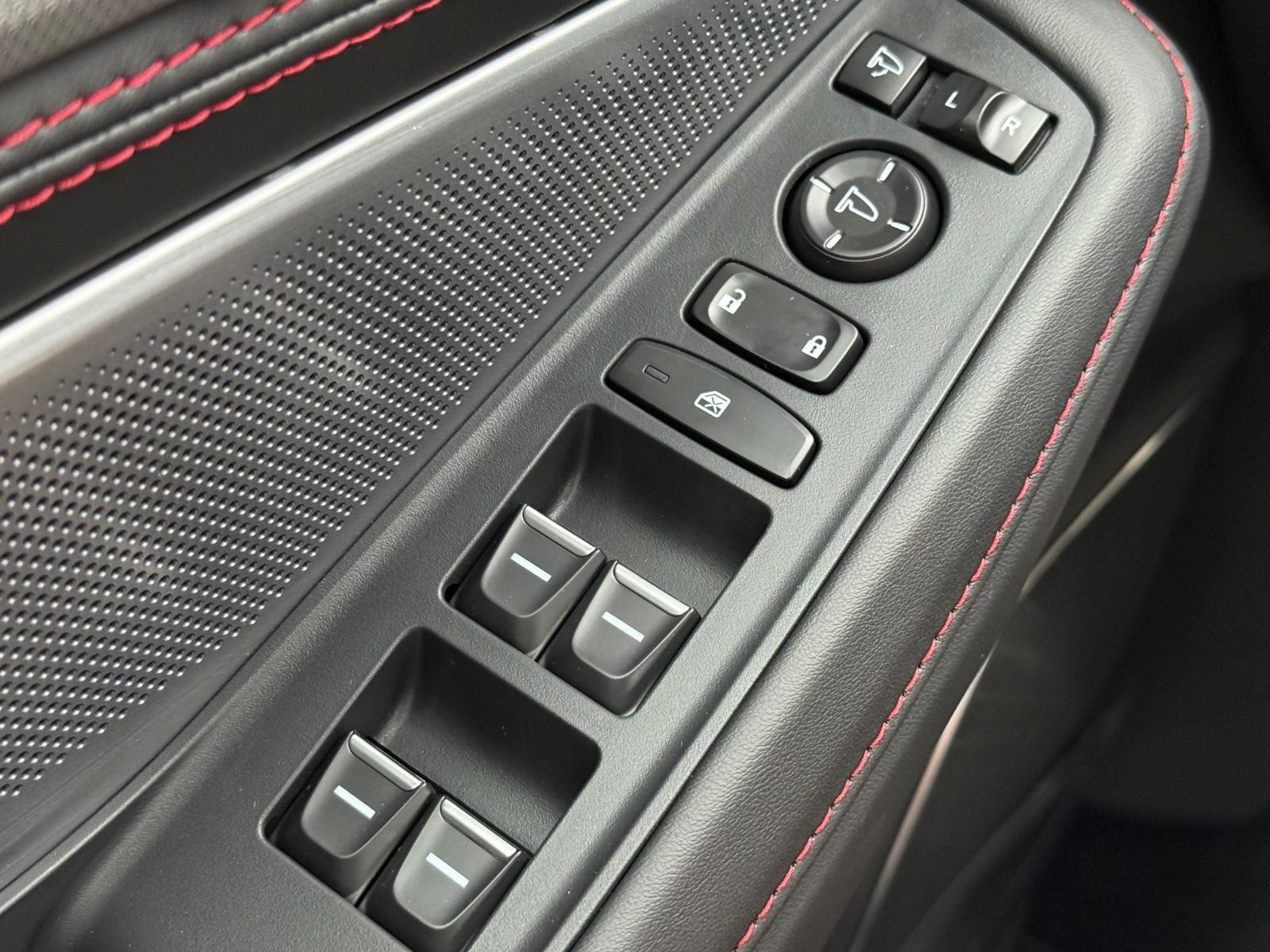 Acura MDX Vehicle Image 16