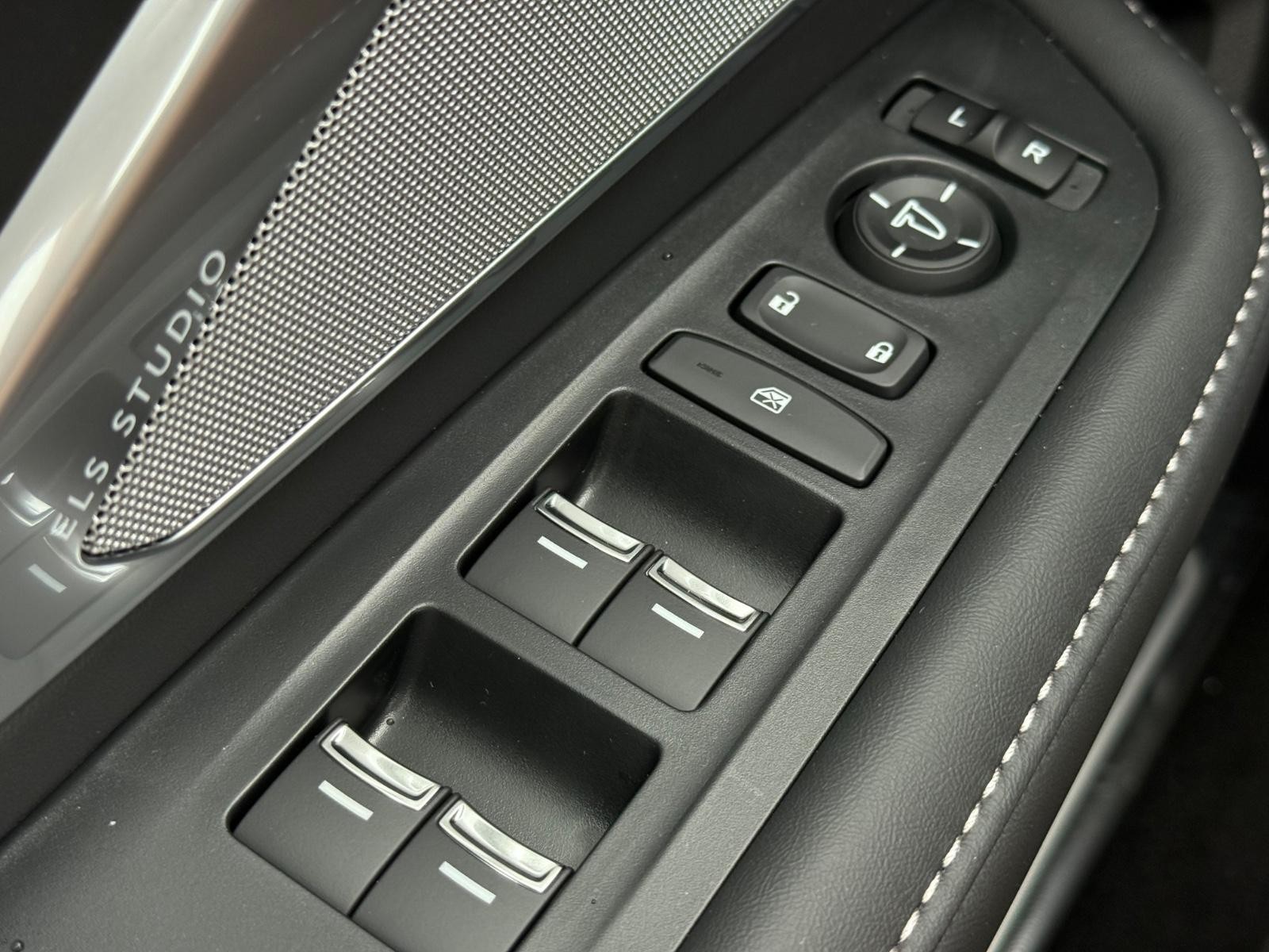 Acura RDX Vehicle Image 14