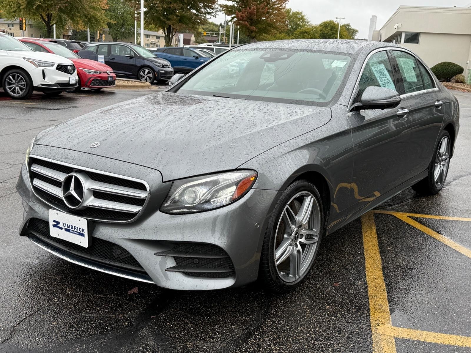 Mercedes-Benz E-Class Vehicle Image 08