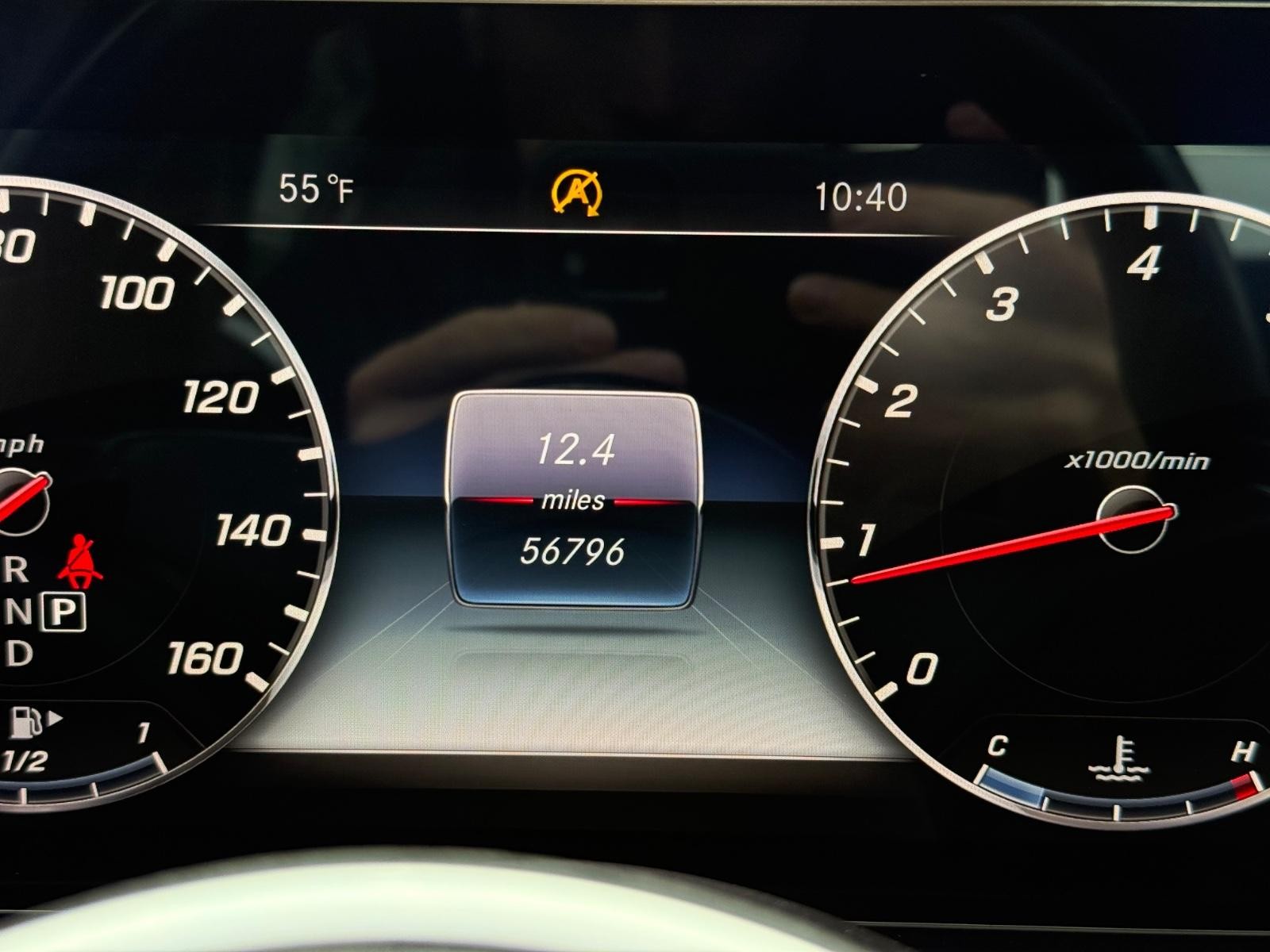 Mercedes-Benz E-Class Vehicle Image 18