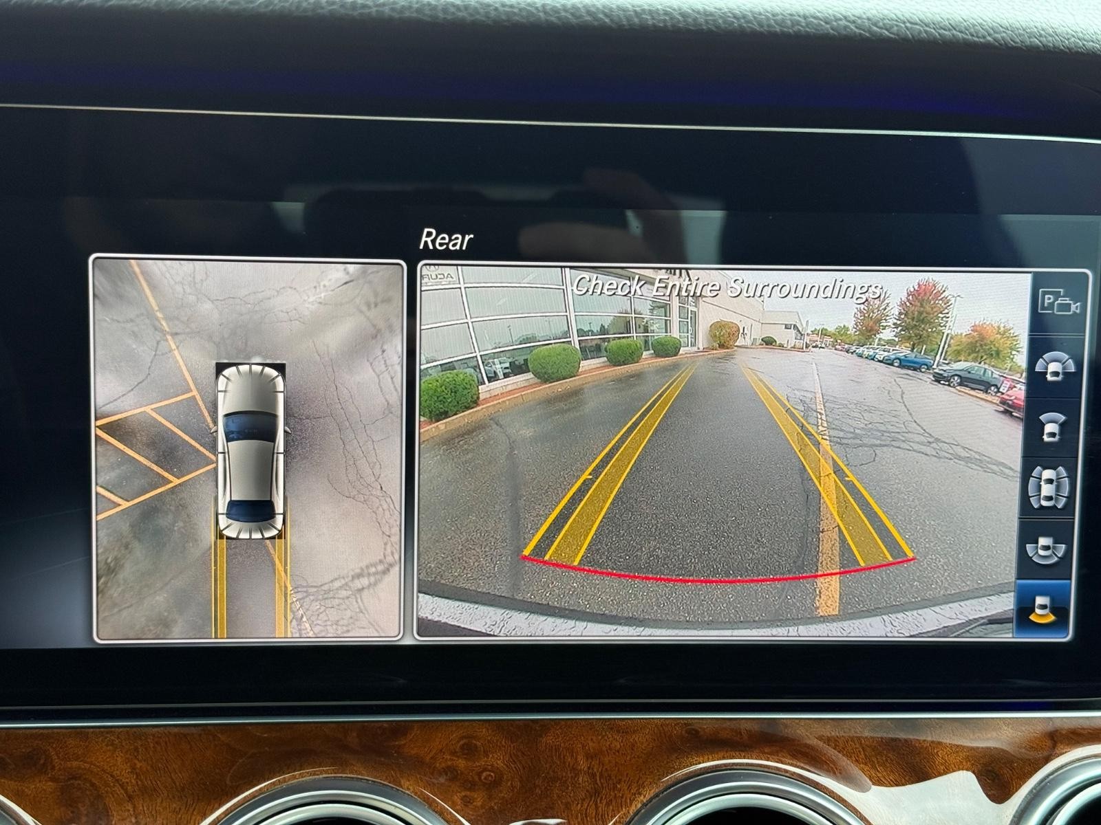 Mercedes-Benz E-Class Vehicle Image 20