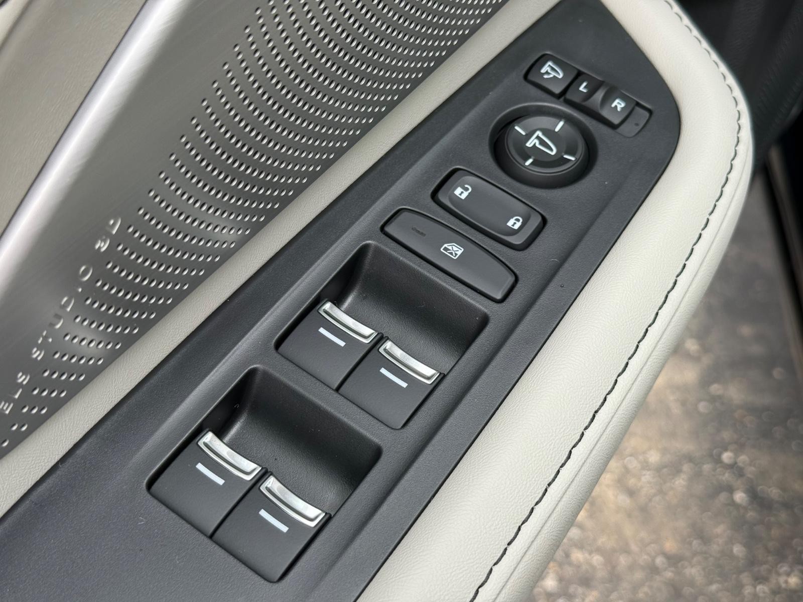 Acura RDX Vehicle Image 16