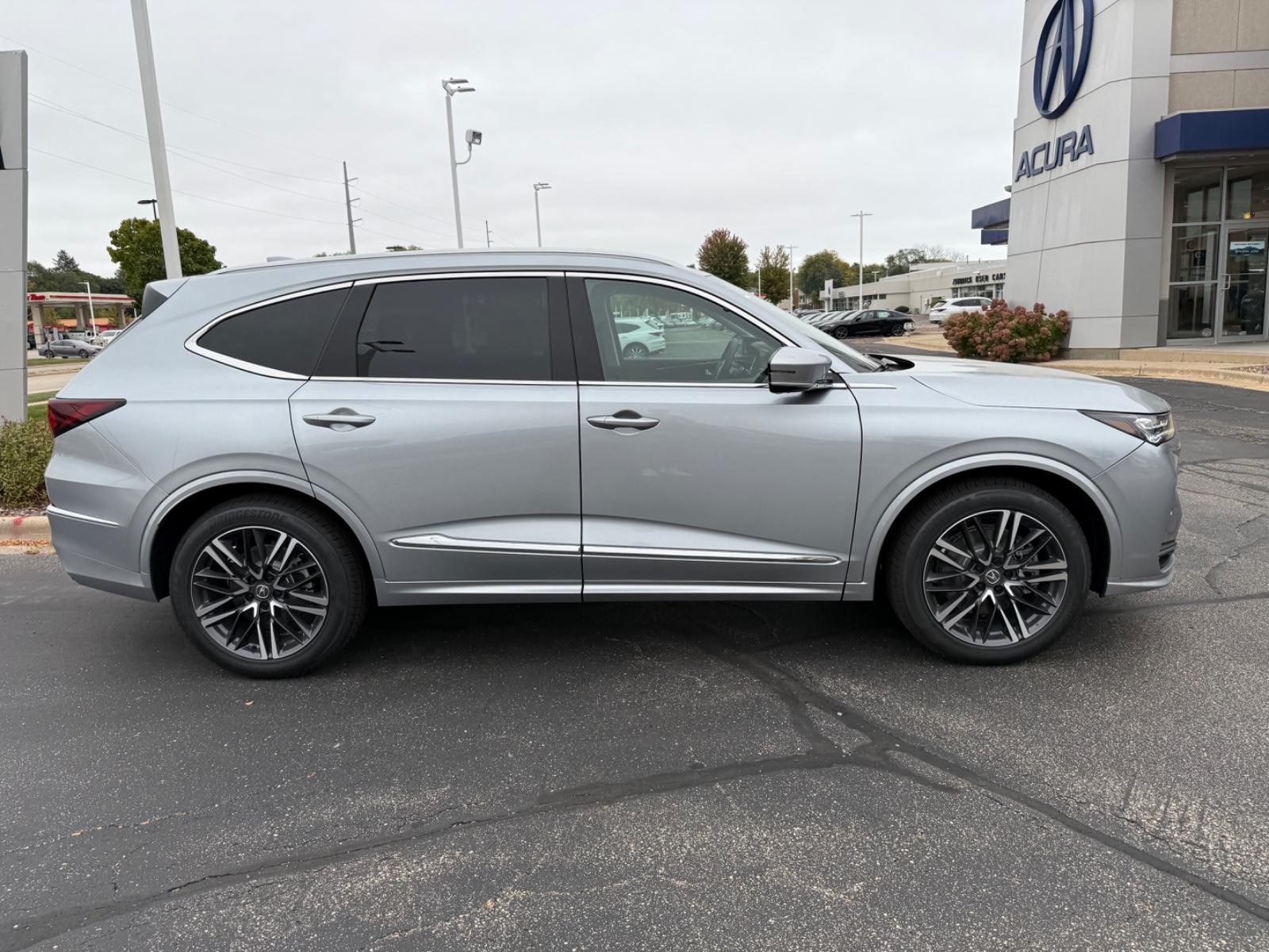 Acura MDX Vehicle Image 02