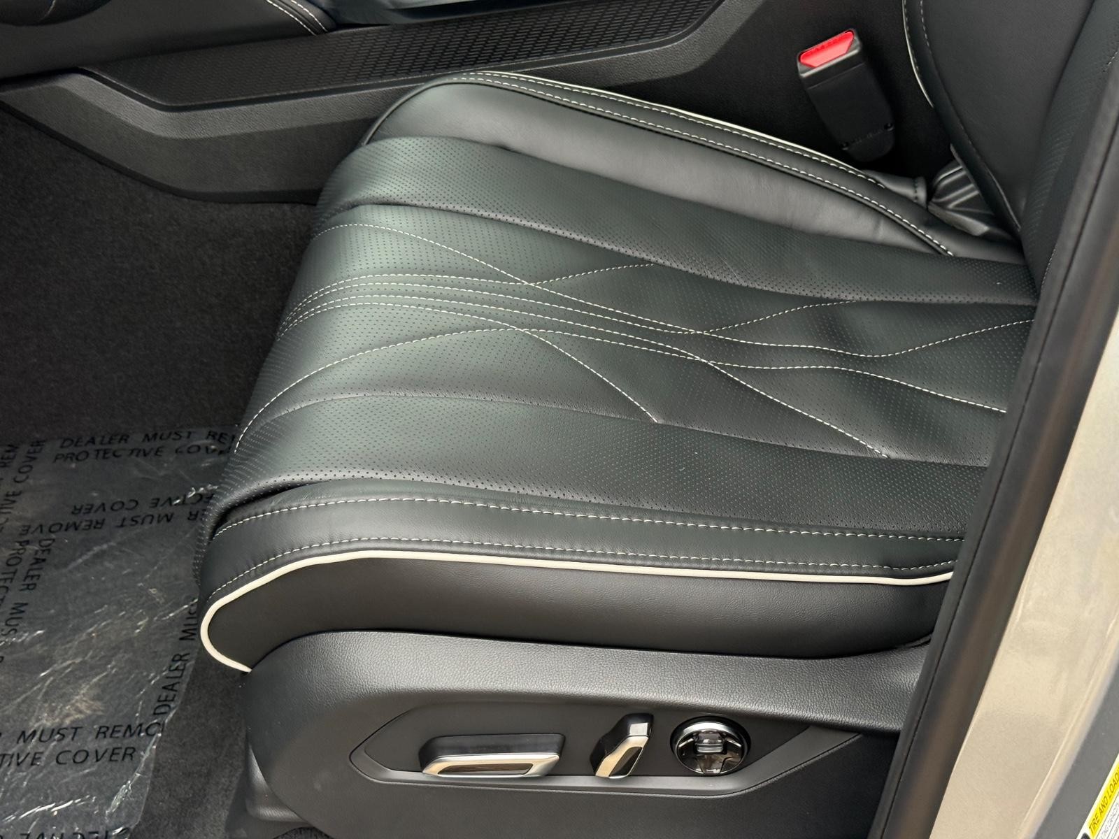 Acura MDX Vehicle Image 17