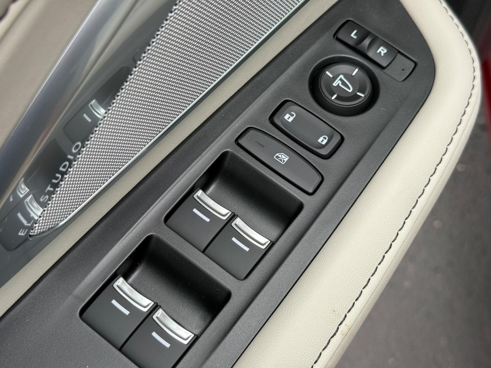 Acura RDX Vehicle Image 15