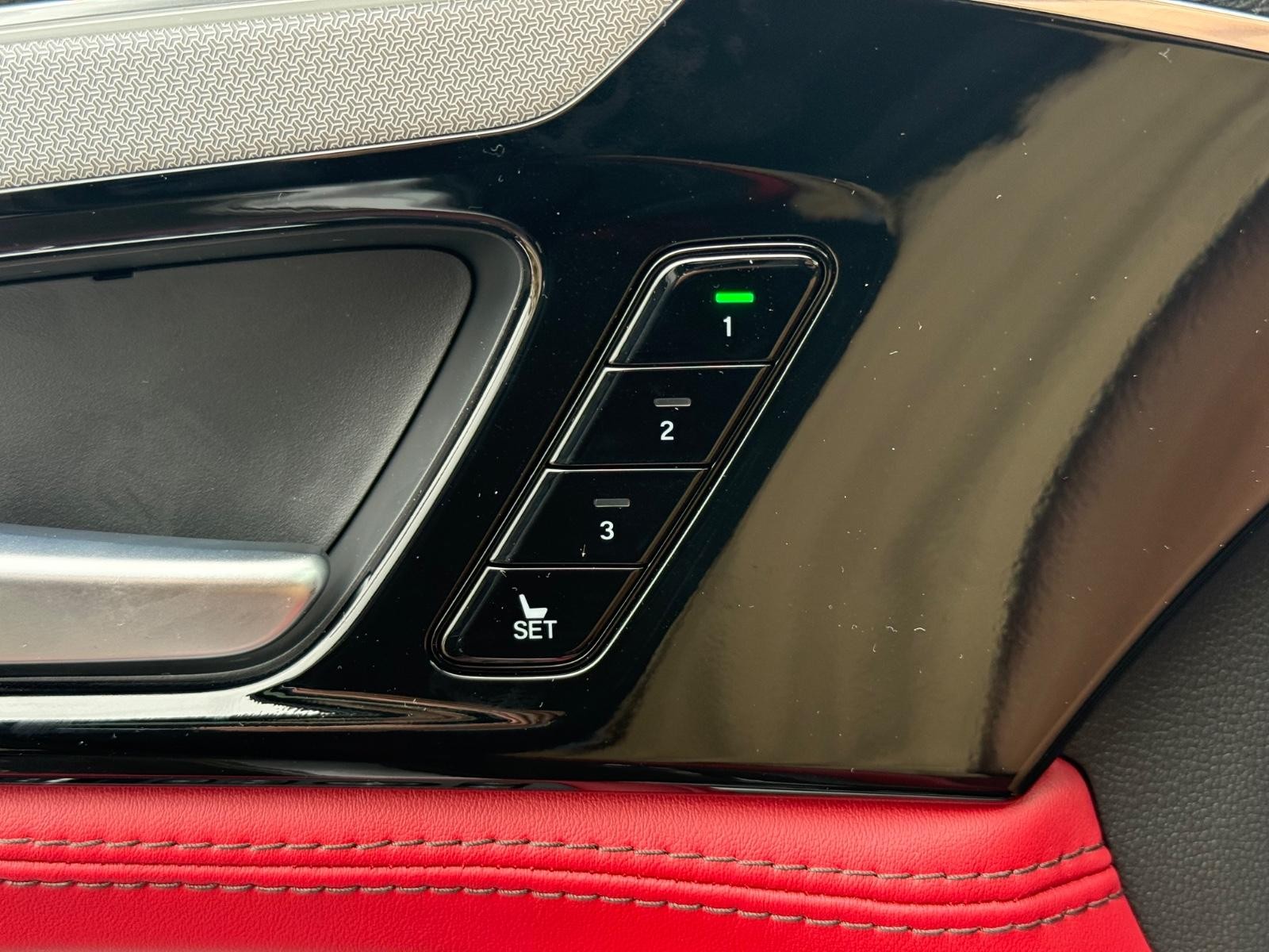 Acura MDX Vehicle Image 11