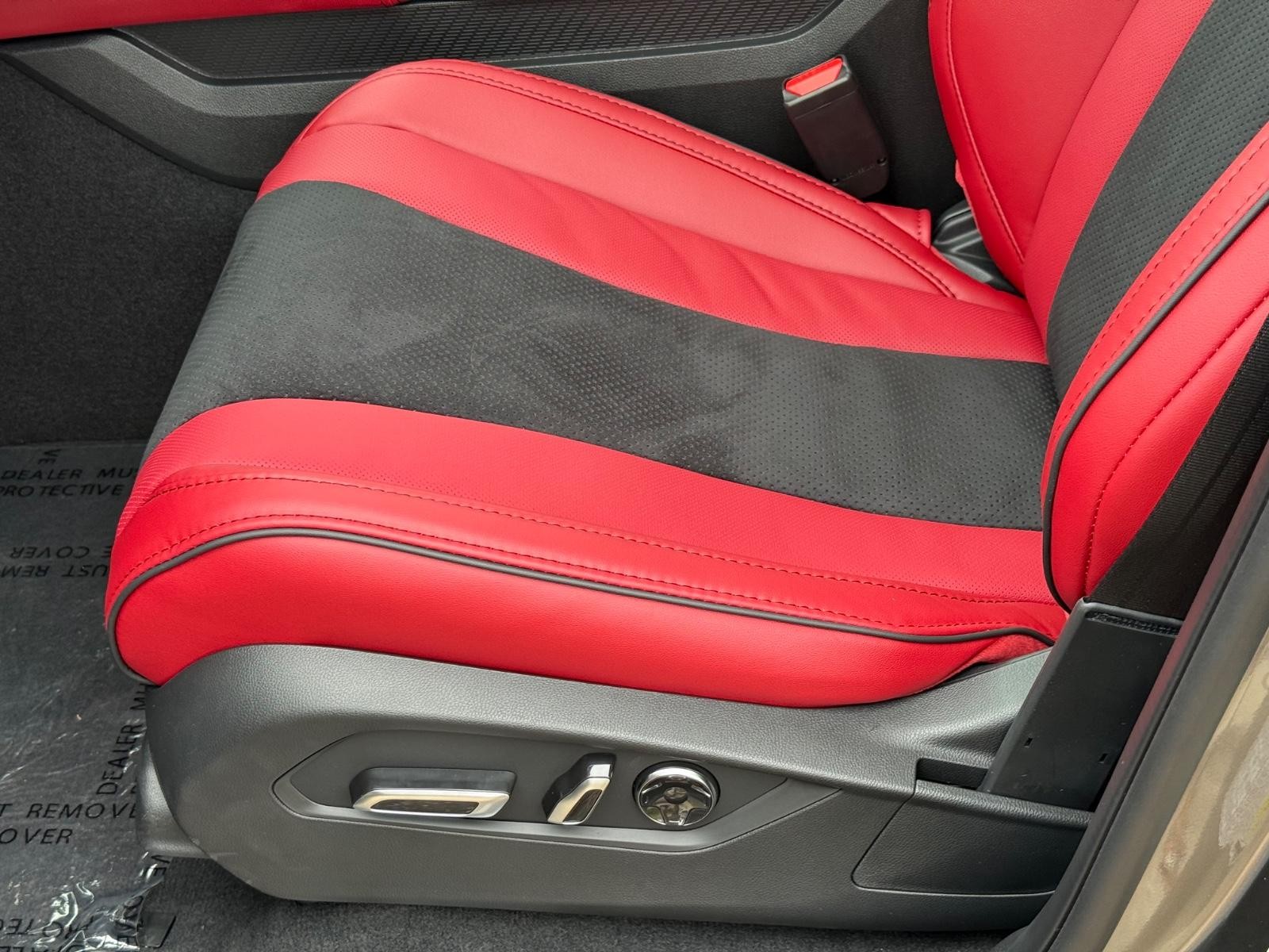 Acura MDX Vehicle Image 17