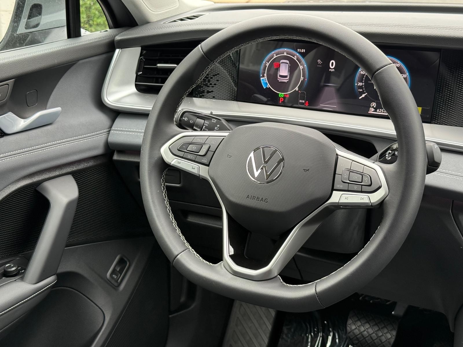 Volkswagen Tiguan Vehicle Image 08