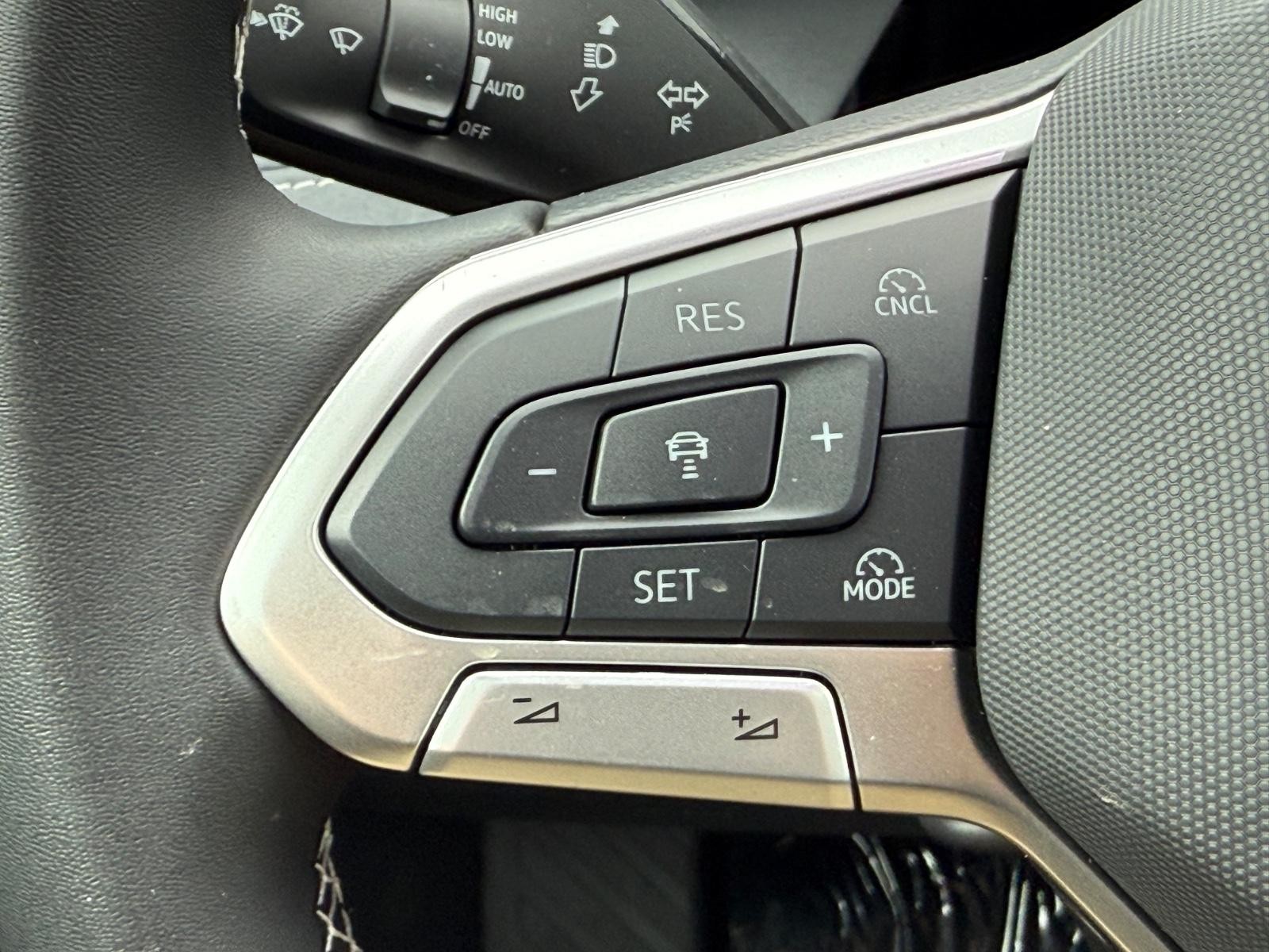 Volkswagen Tiguan Vehicle Image 10