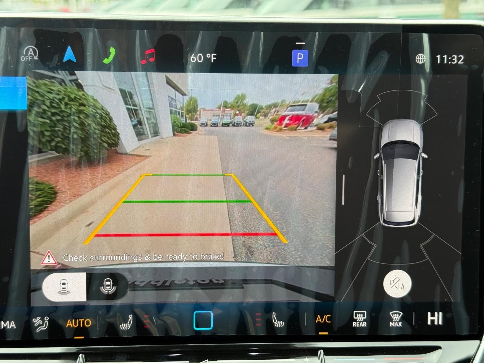 Volkswagen Tiguan Vehicle Image 13