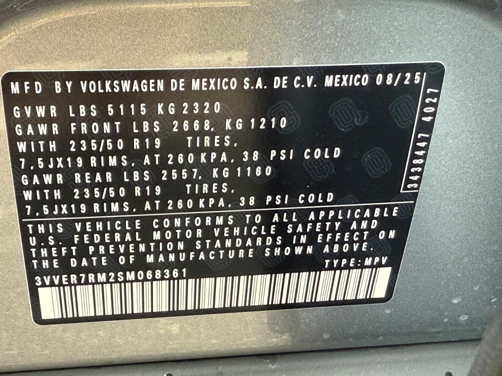 Volkswagen Tiguan Vehicle Image 17