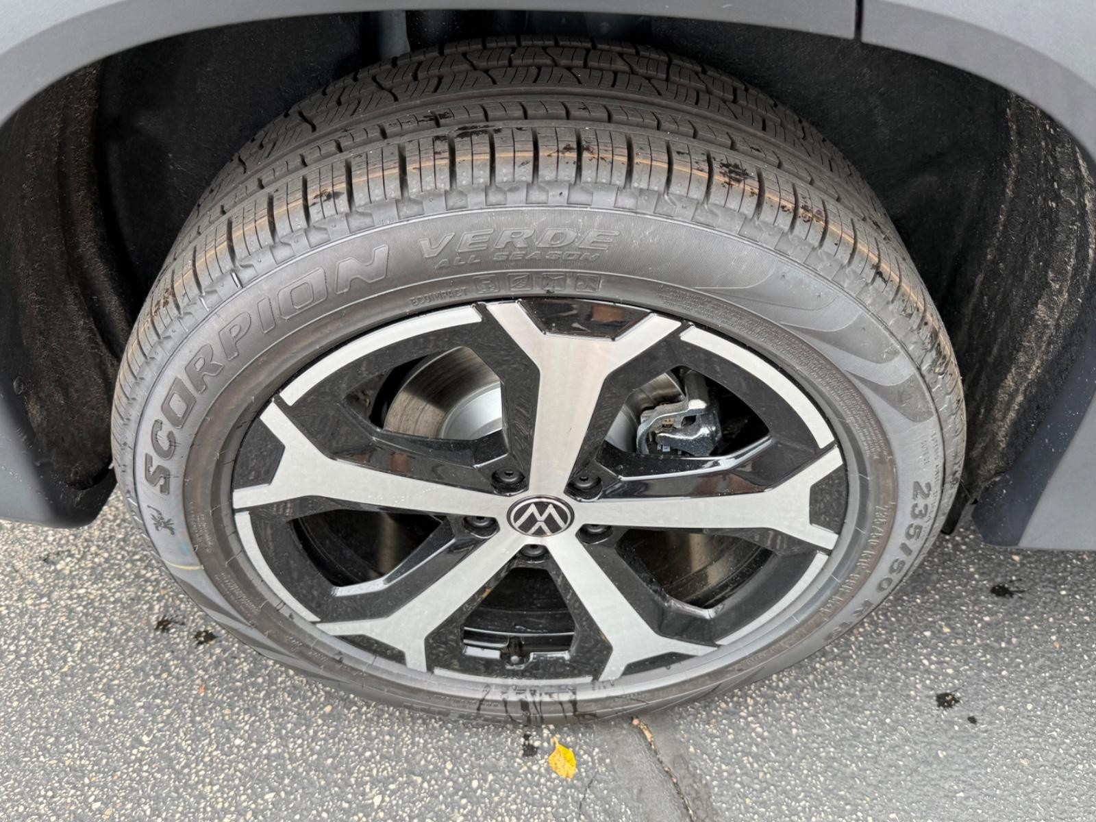 Volkswagen Tiguan Vehicle Image 04