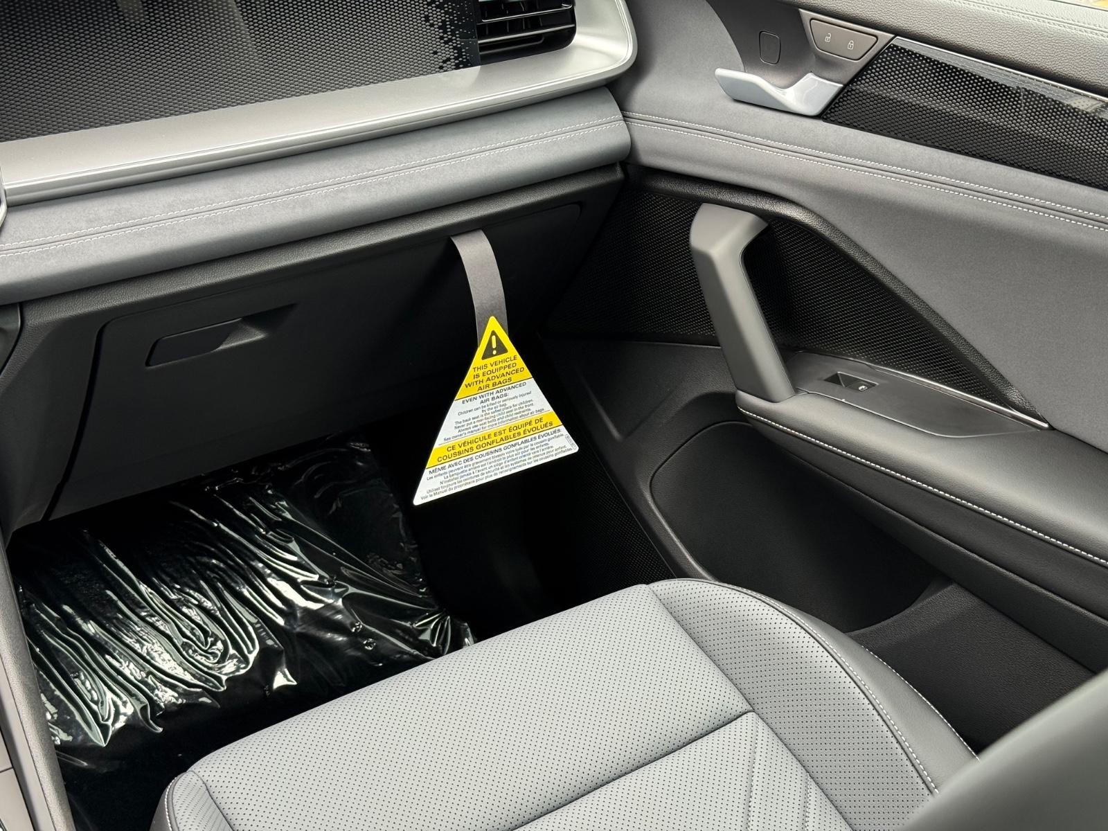 Volkswagen Tiguan Vehicle Image 09