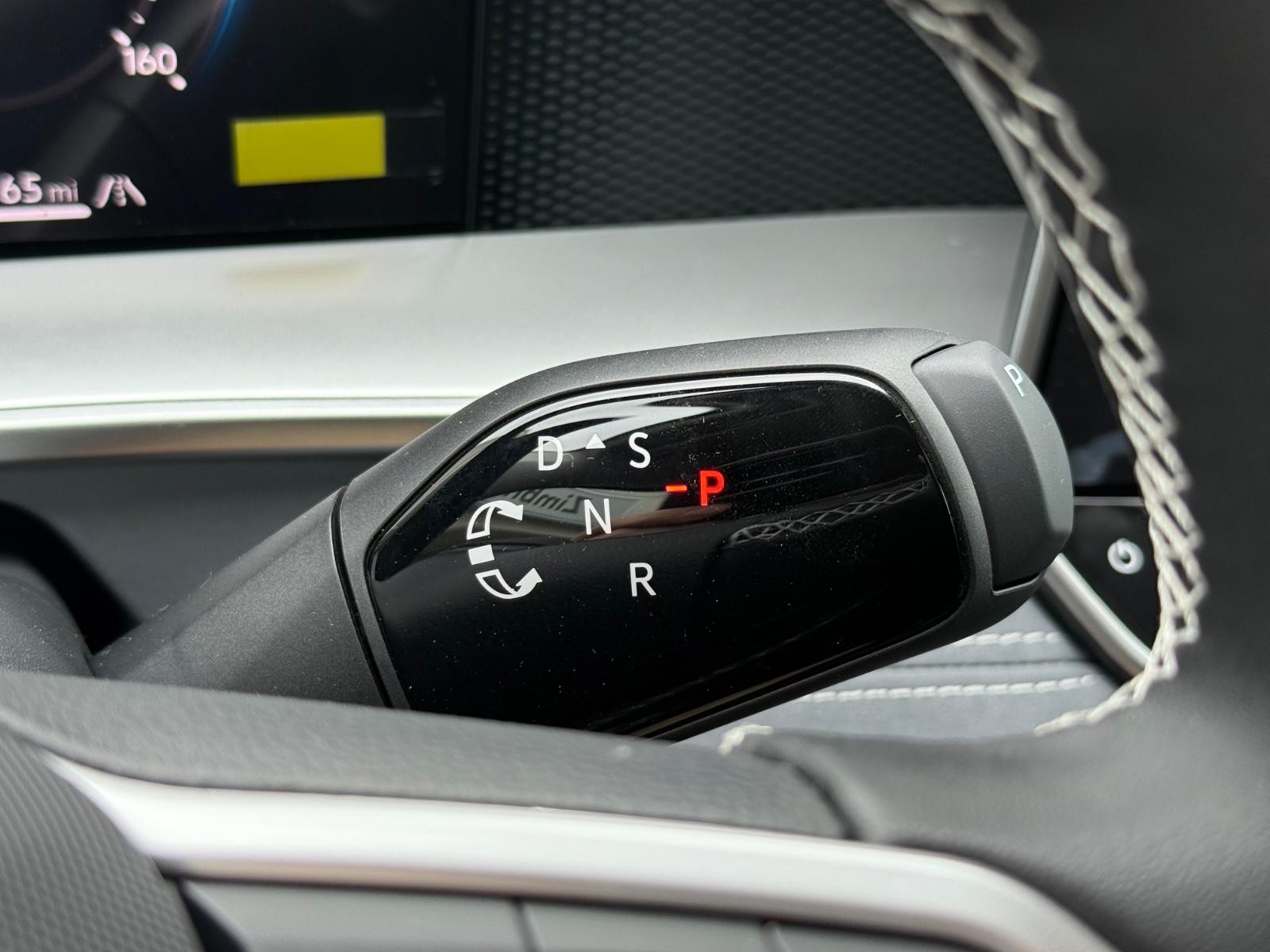 Volkswagen Tiguan Vehicle Image 12