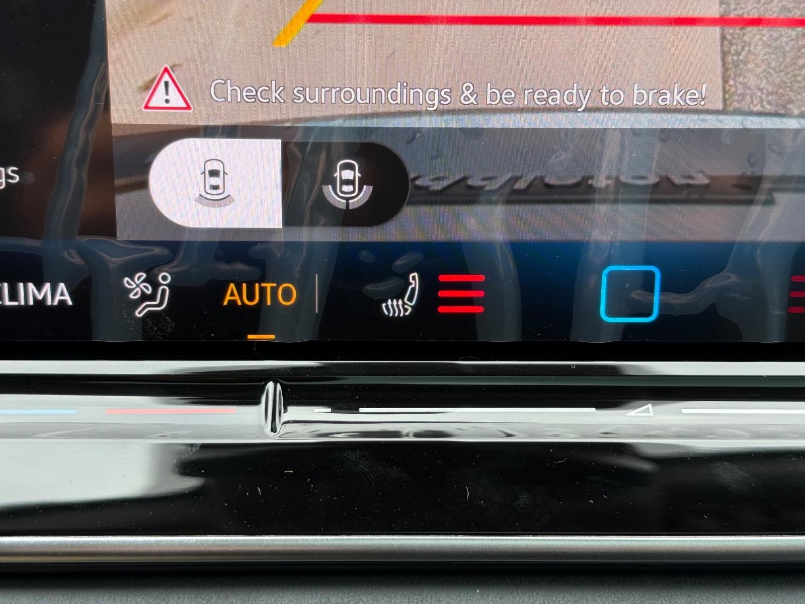 Volkswagen Tiguan Vehicle Image 14