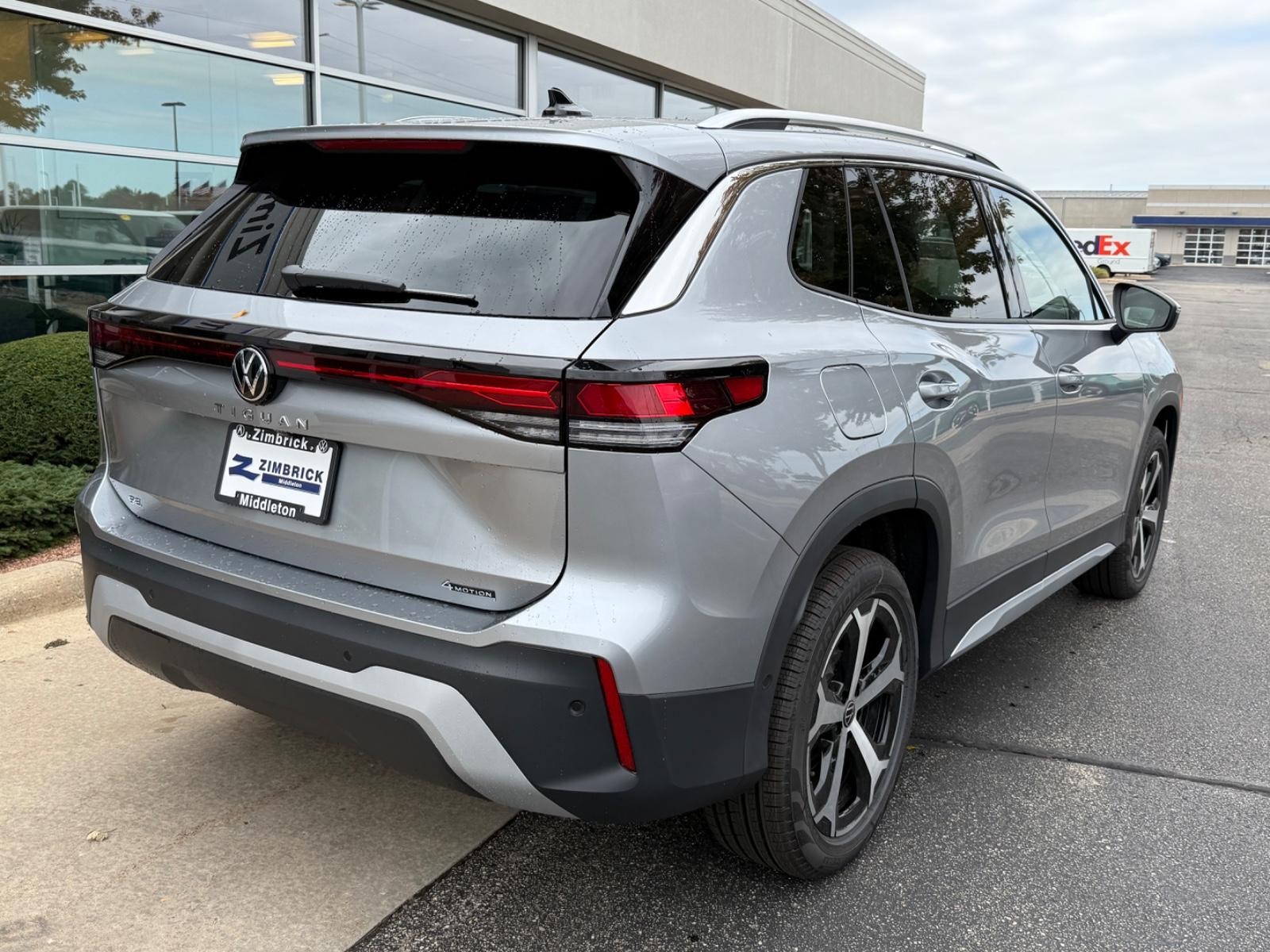 Volkswagen Tiguan Vehicle Image 03