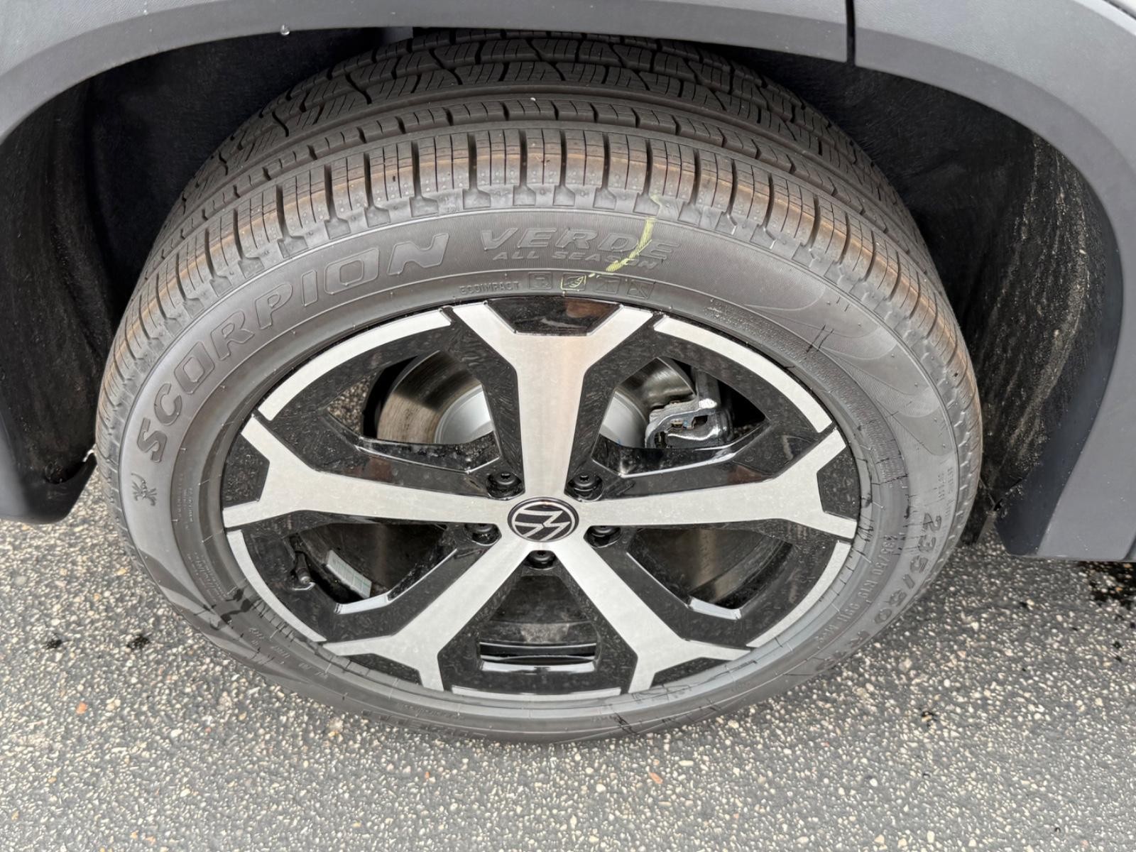 Volkswagen Tiguan Vehicle Image 04