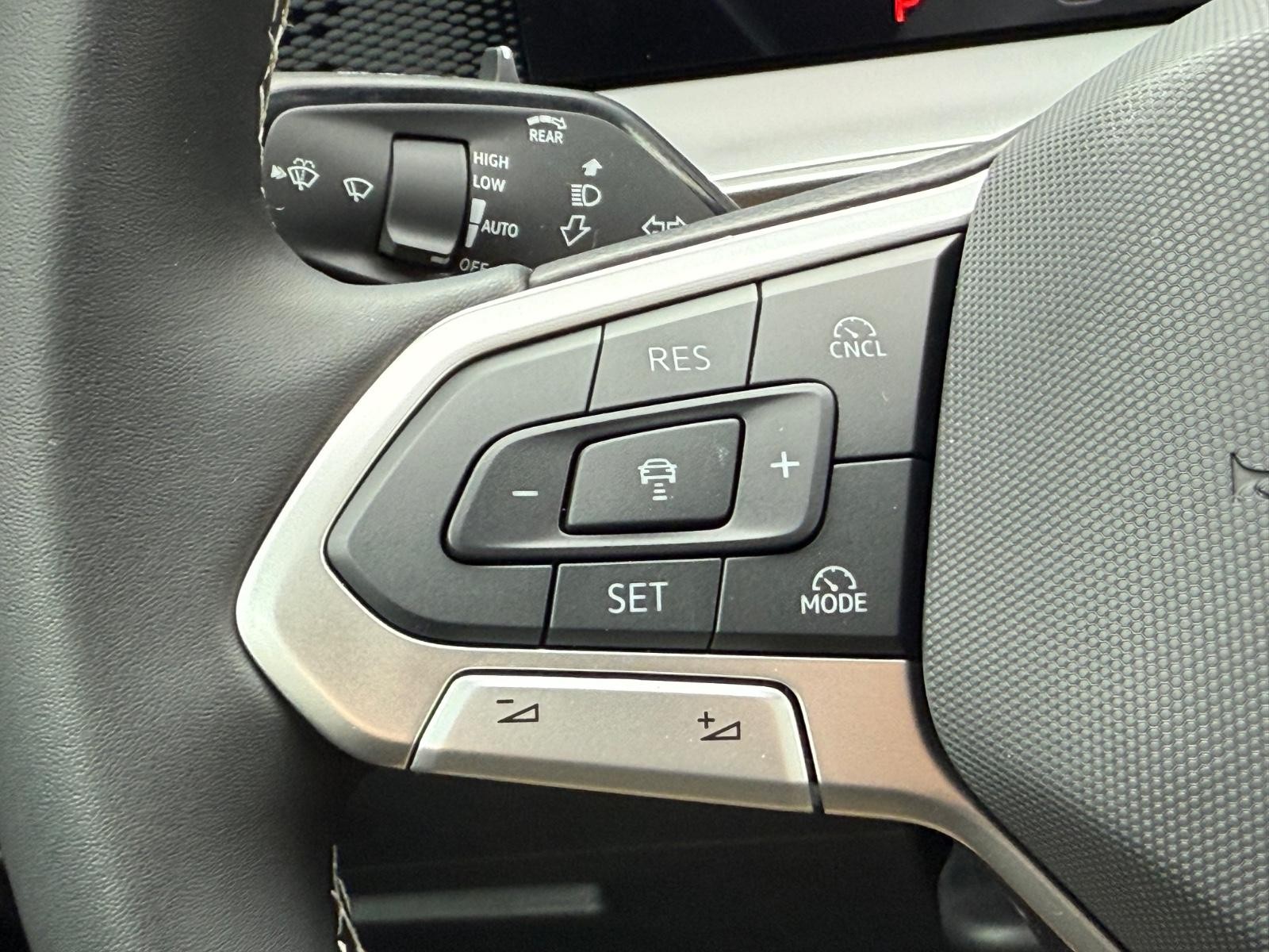 Volkswagen Tiguan Vehicle Image 10