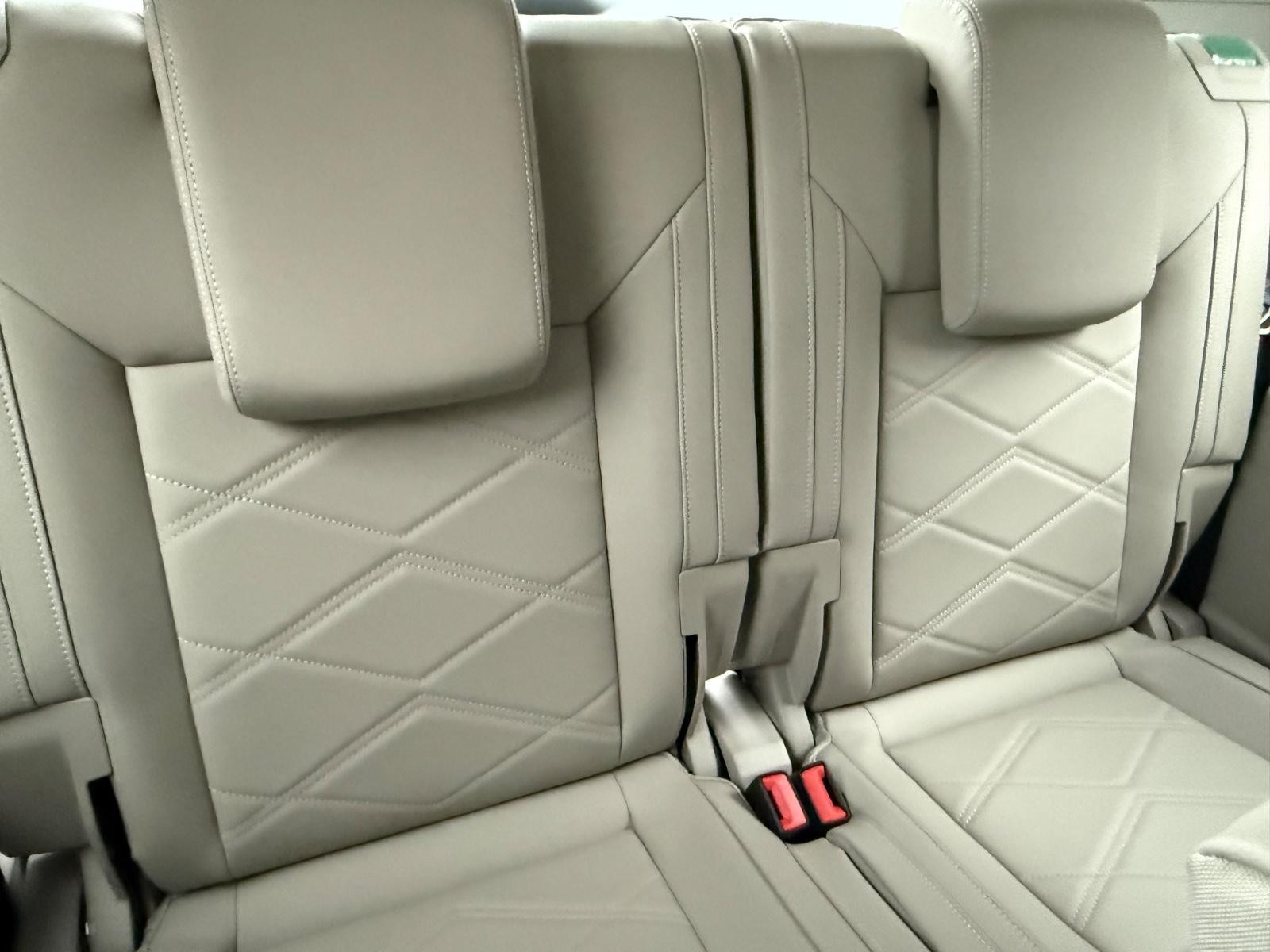 Volkswagen Atlas Vehicle Image 06