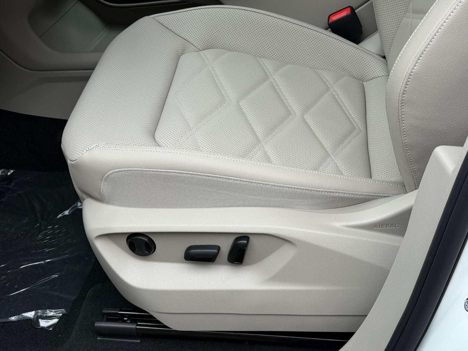 Volkswagen Atlas Vehicle Image 17