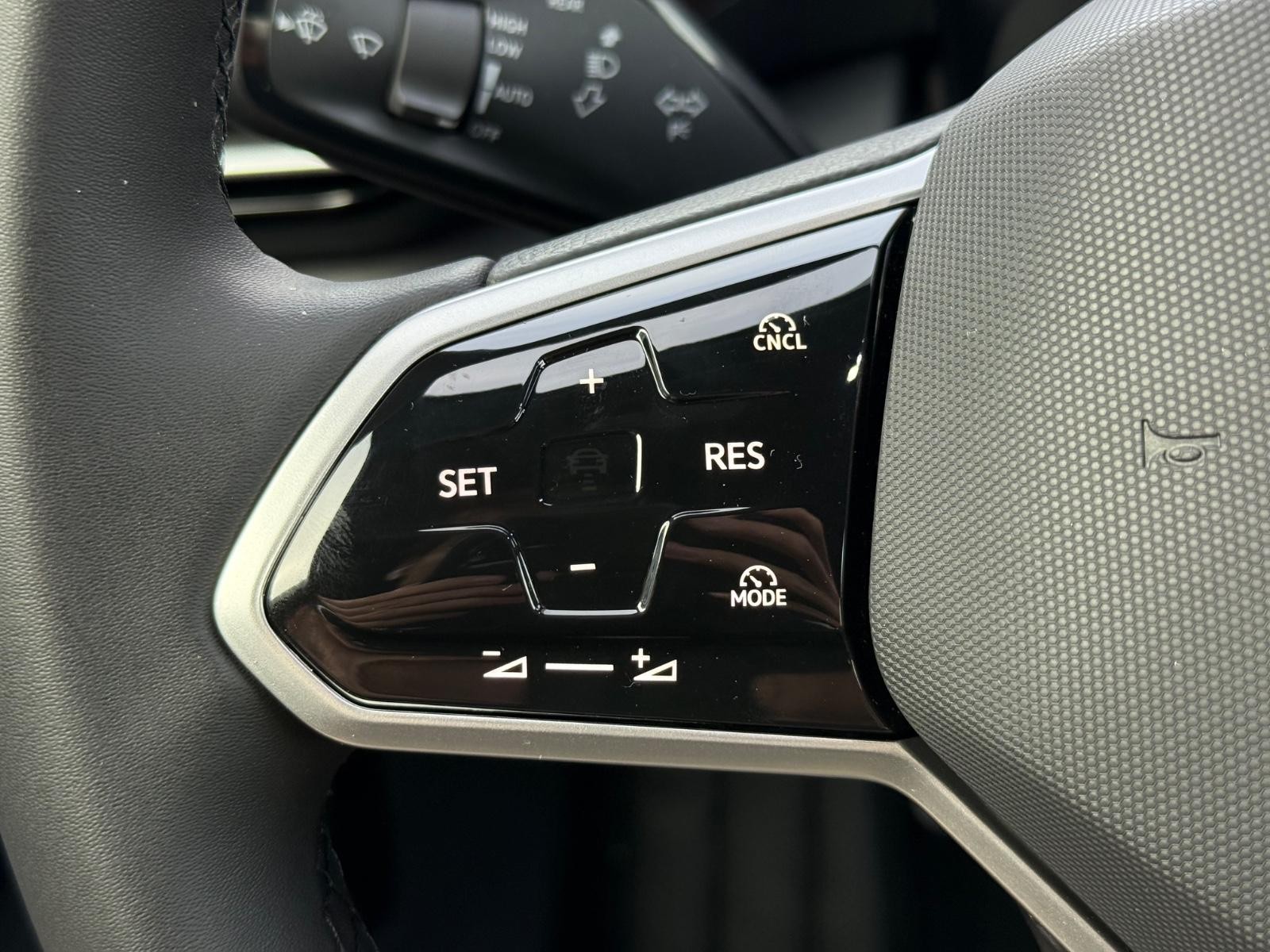 Volkswagen ID.4 Vehicle Image 10