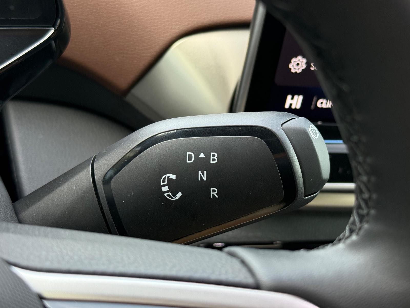 Volkswagen ID.4 Vehicle Image 12