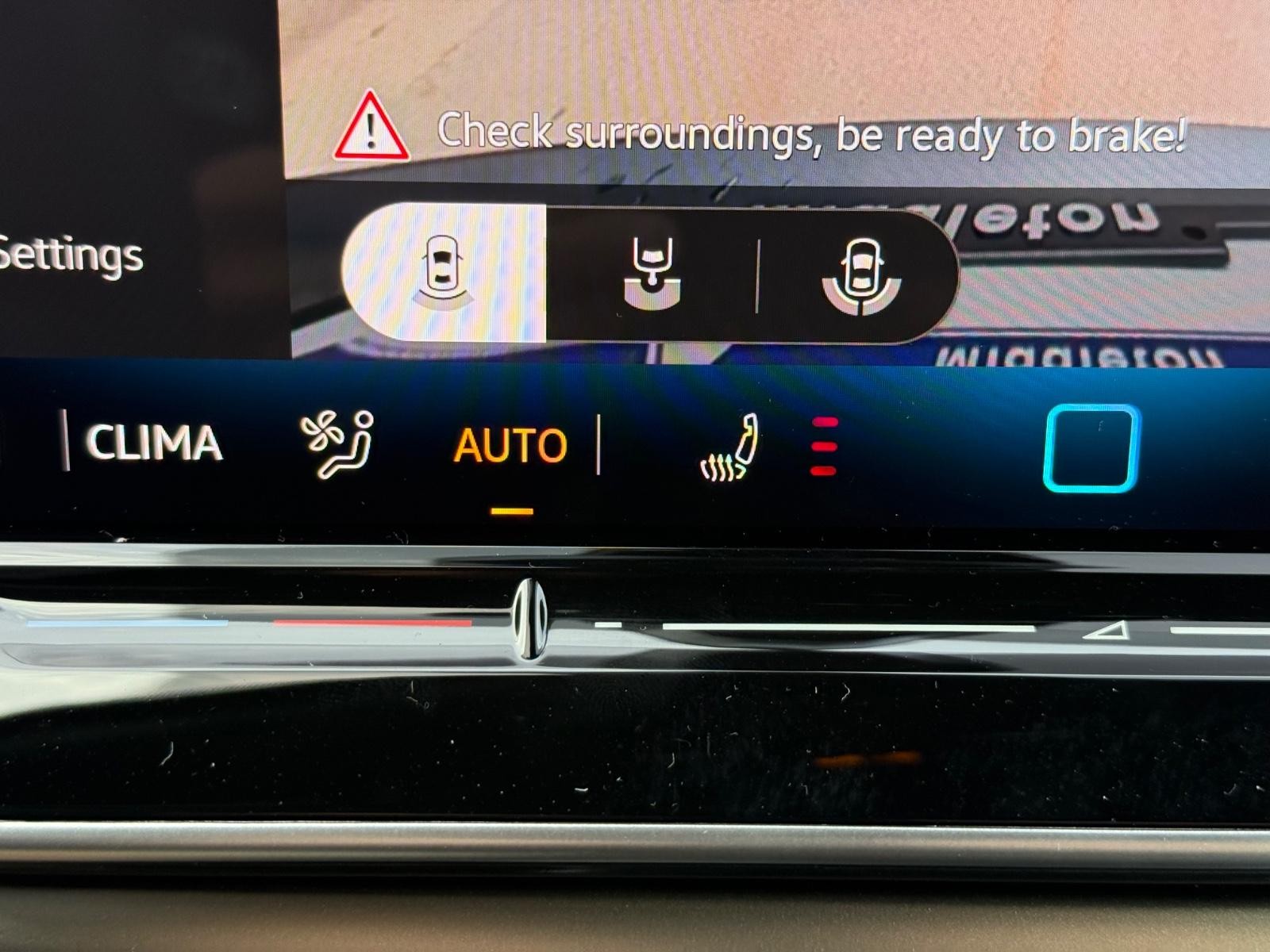 Volkswagen ID.4 Vehicle Image 14