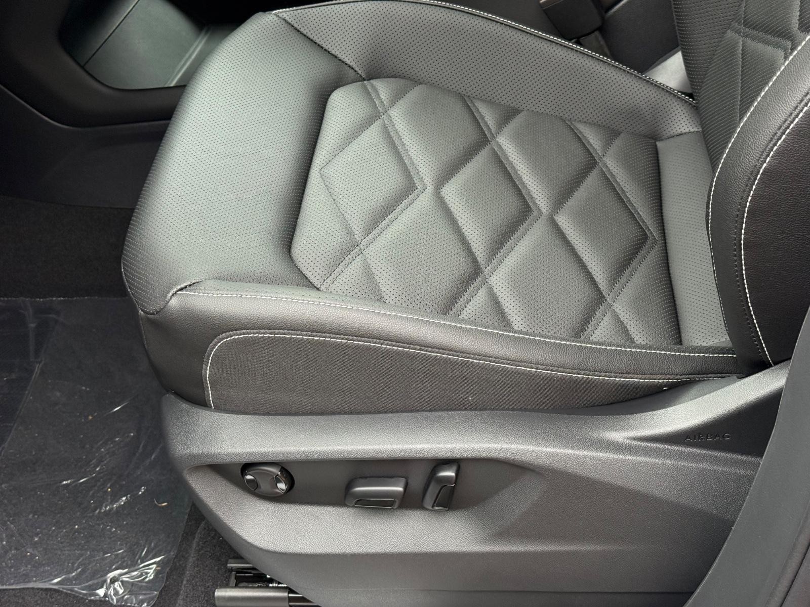 Volkswagen Atlas Vehicle Image 17