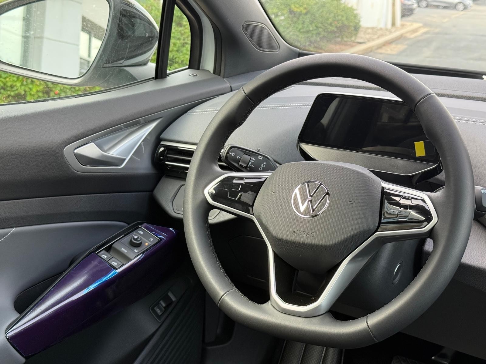 Volkswagen ID.4 Vehicle Image 08