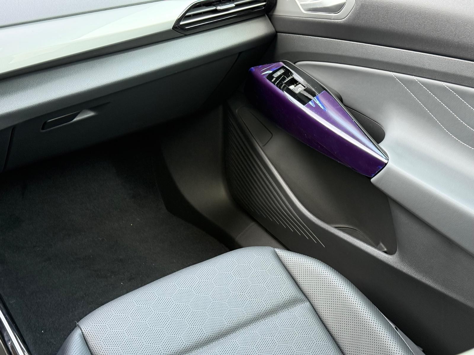 Volkswagen ID.4 Vehicle Image 09