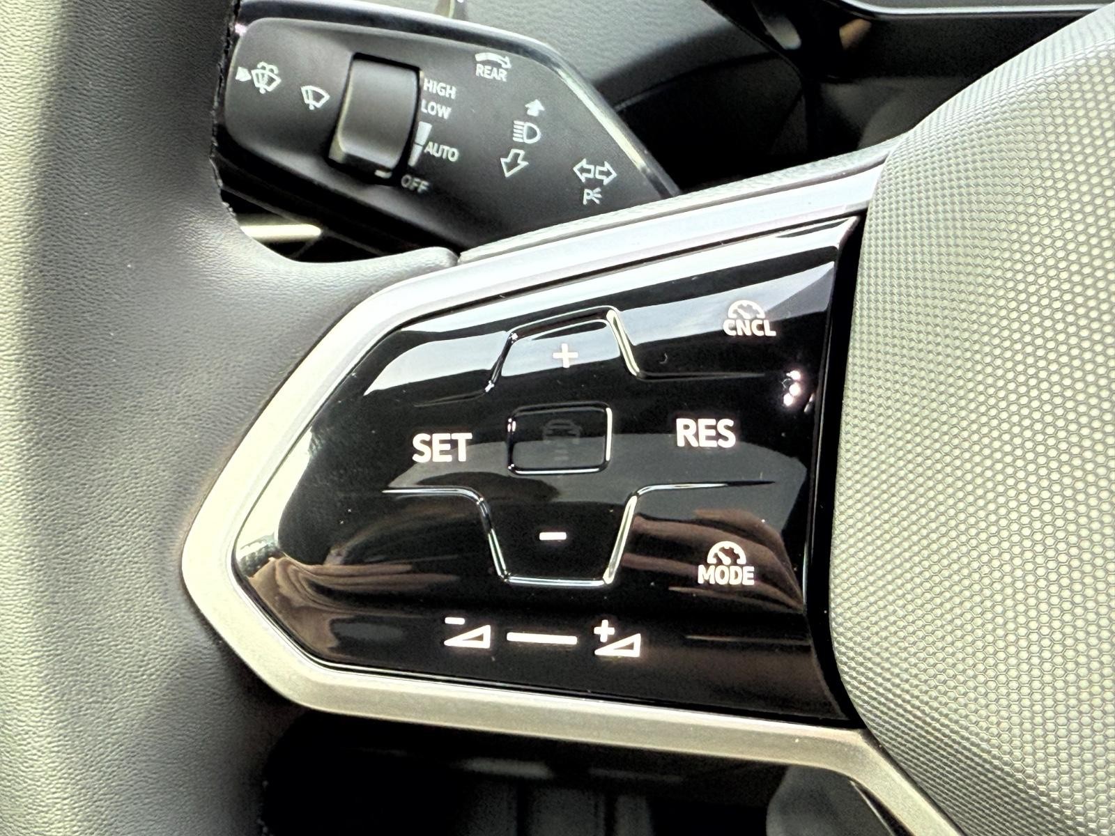 Volkswagen ID.4 Vehicle Image 10