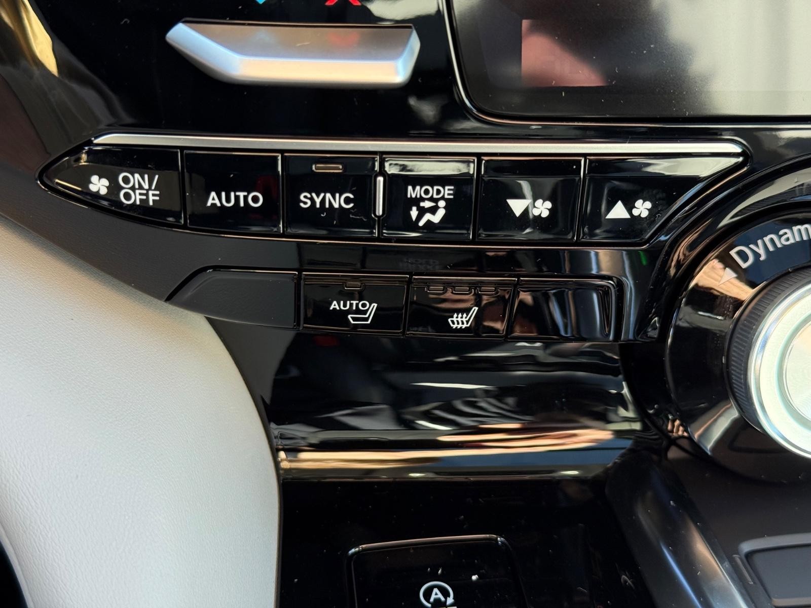 Acura MDX Vehicle Image 15