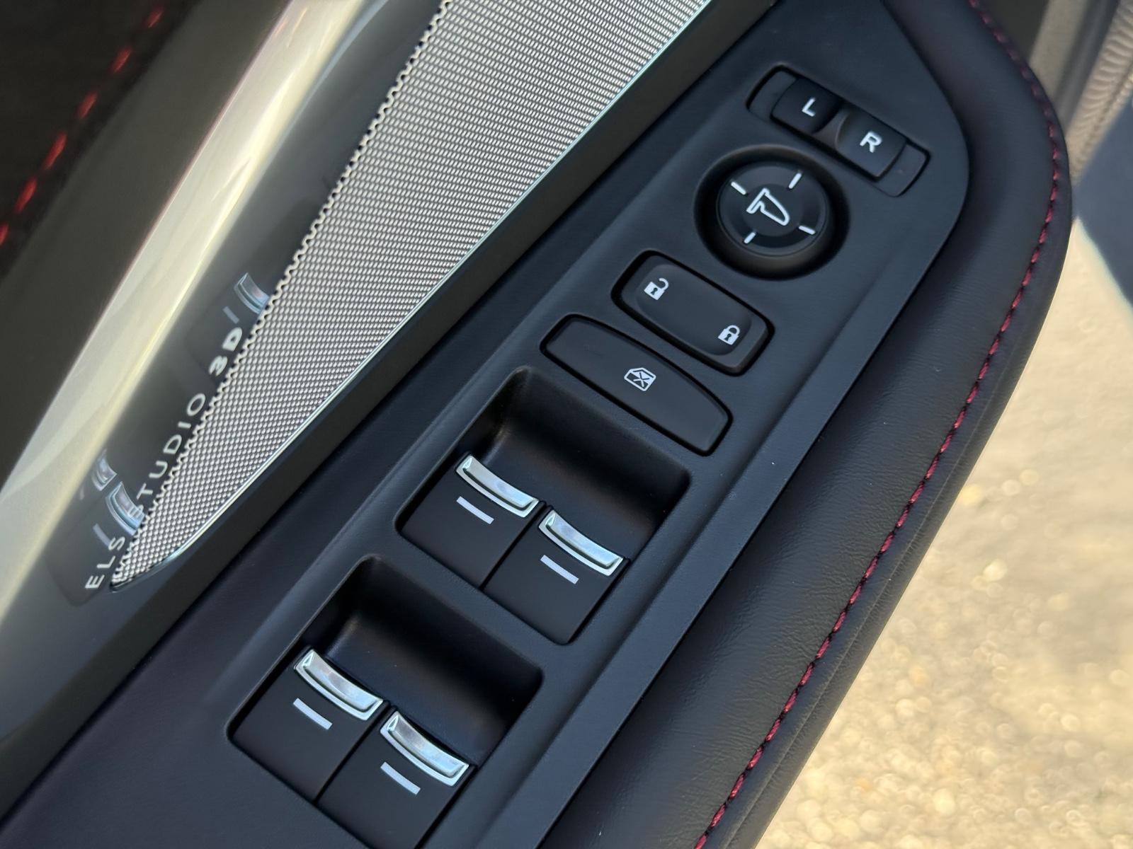 Acura RDX Vehicle Image 15