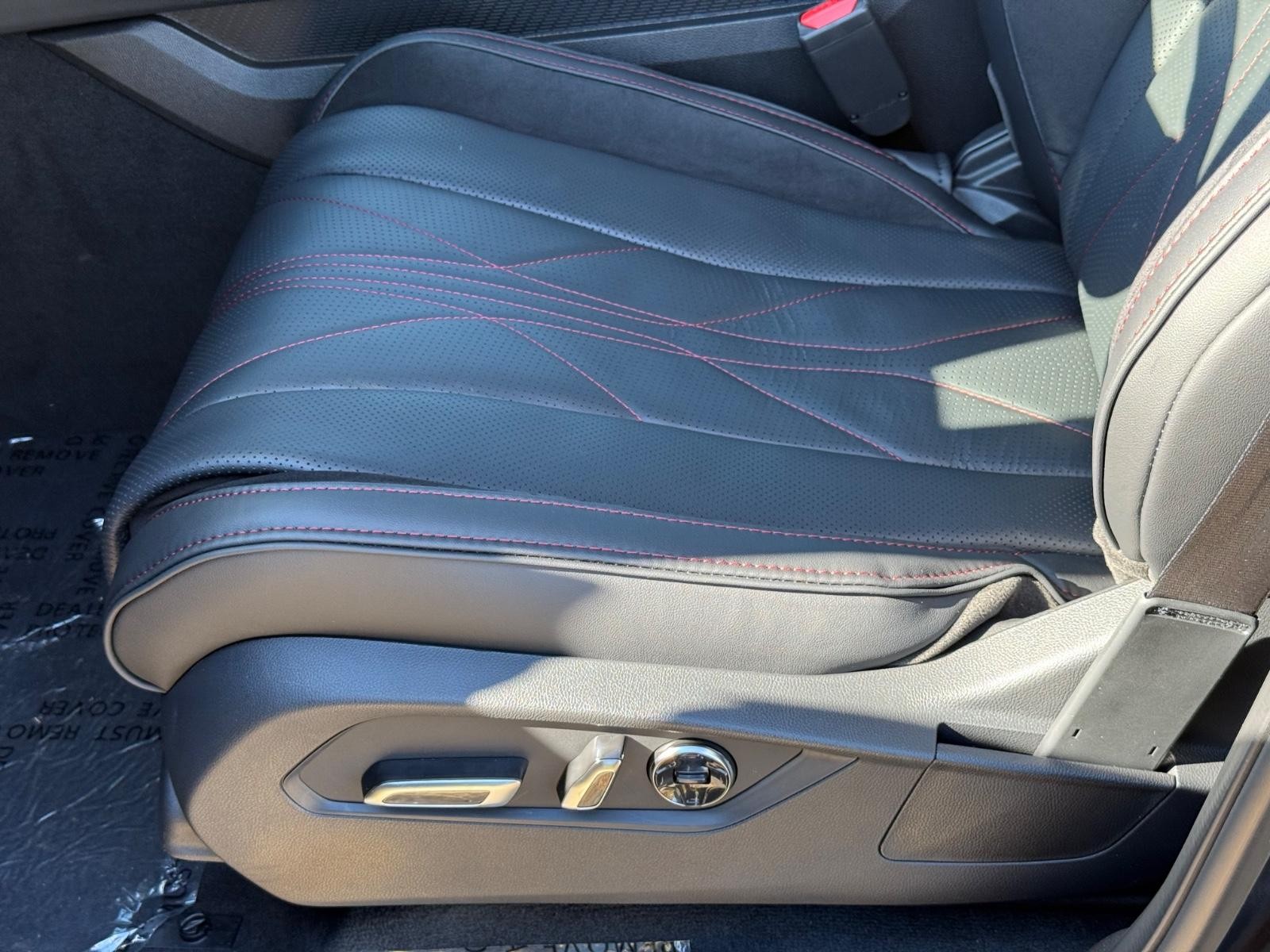 Acura MDX Vehicle Image 16