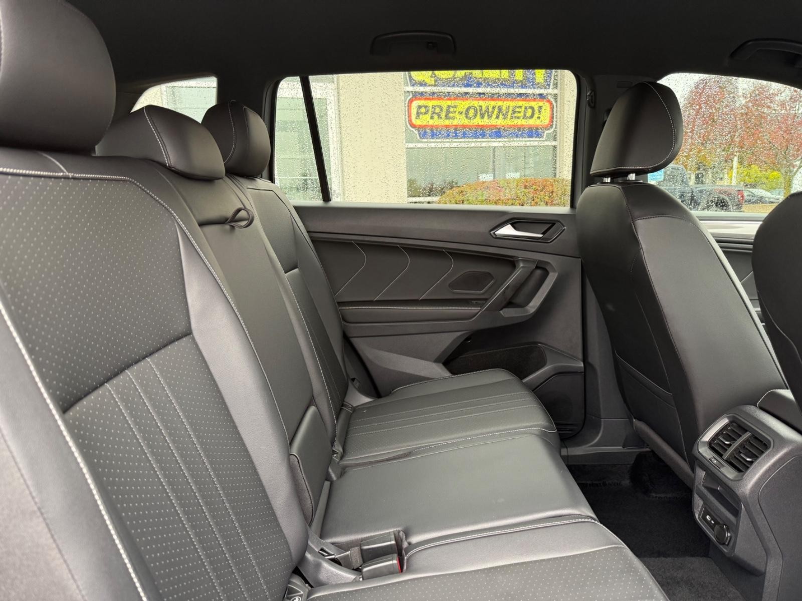 Volkswagen Tiguan Vehicle Image 10