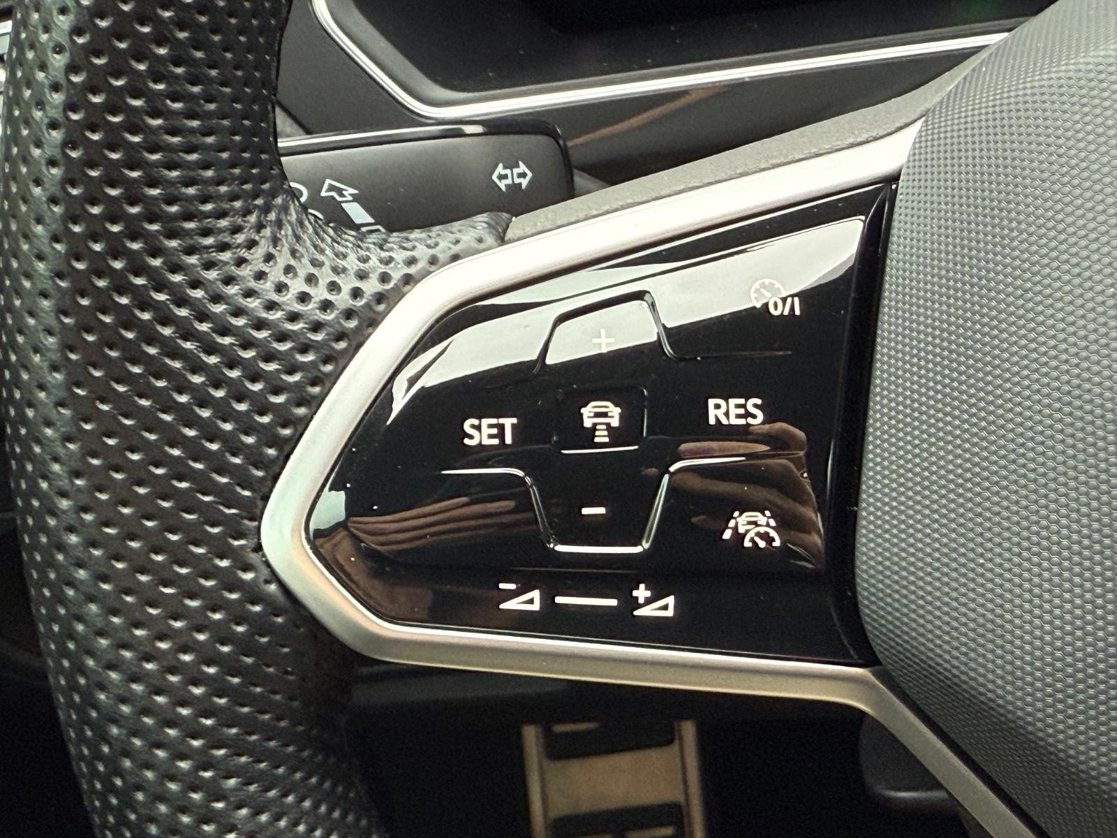 Volkswagen Tiguan Vehicle Image 17