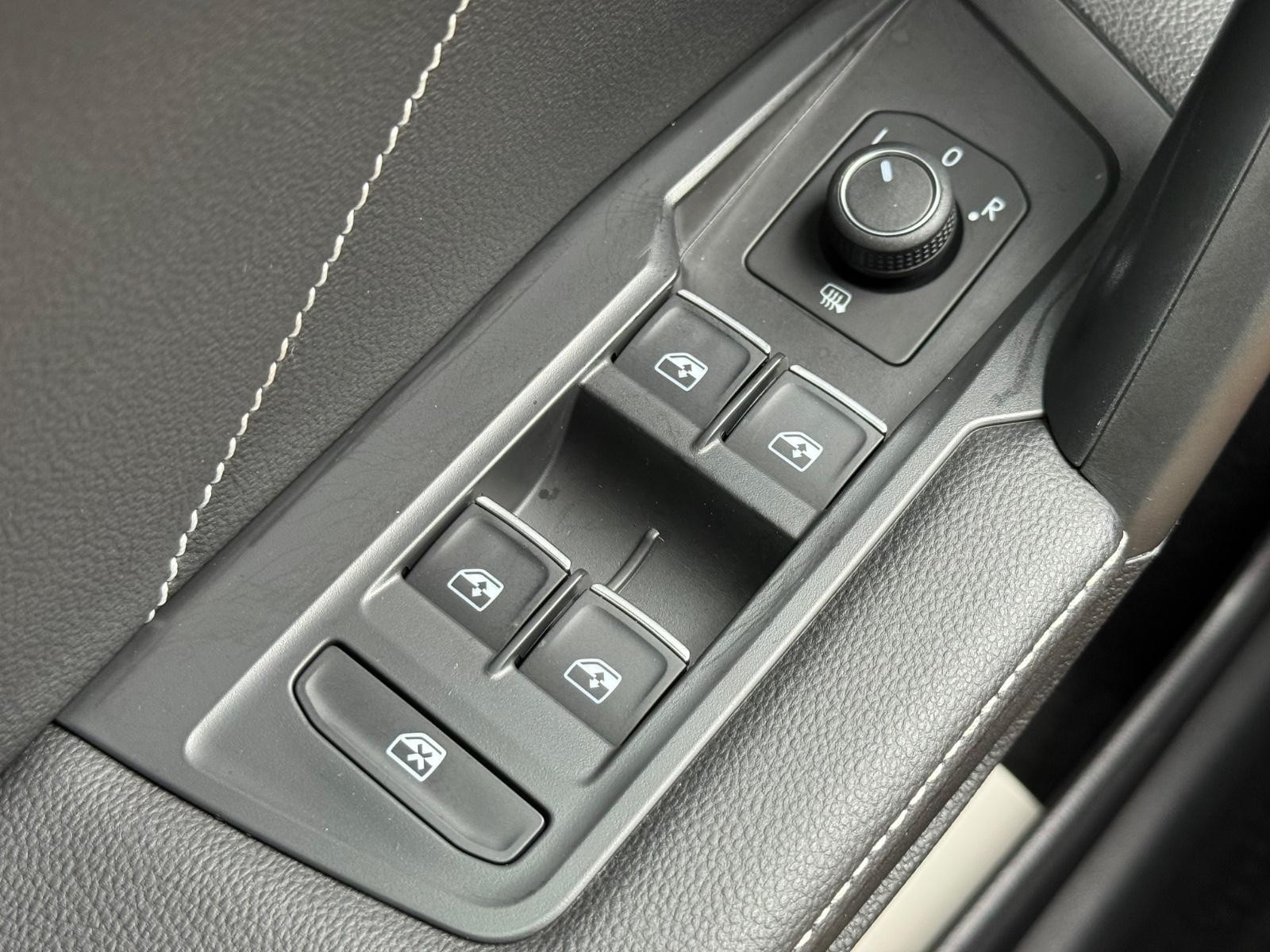 Volkswagen Tiguan Vehicle Image 22