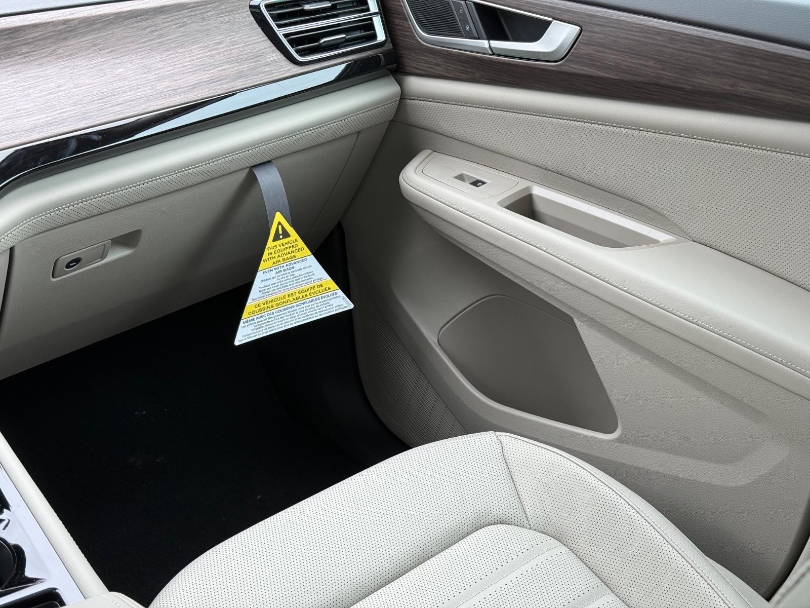 Volkswagen Atlas Vehicle Image 11