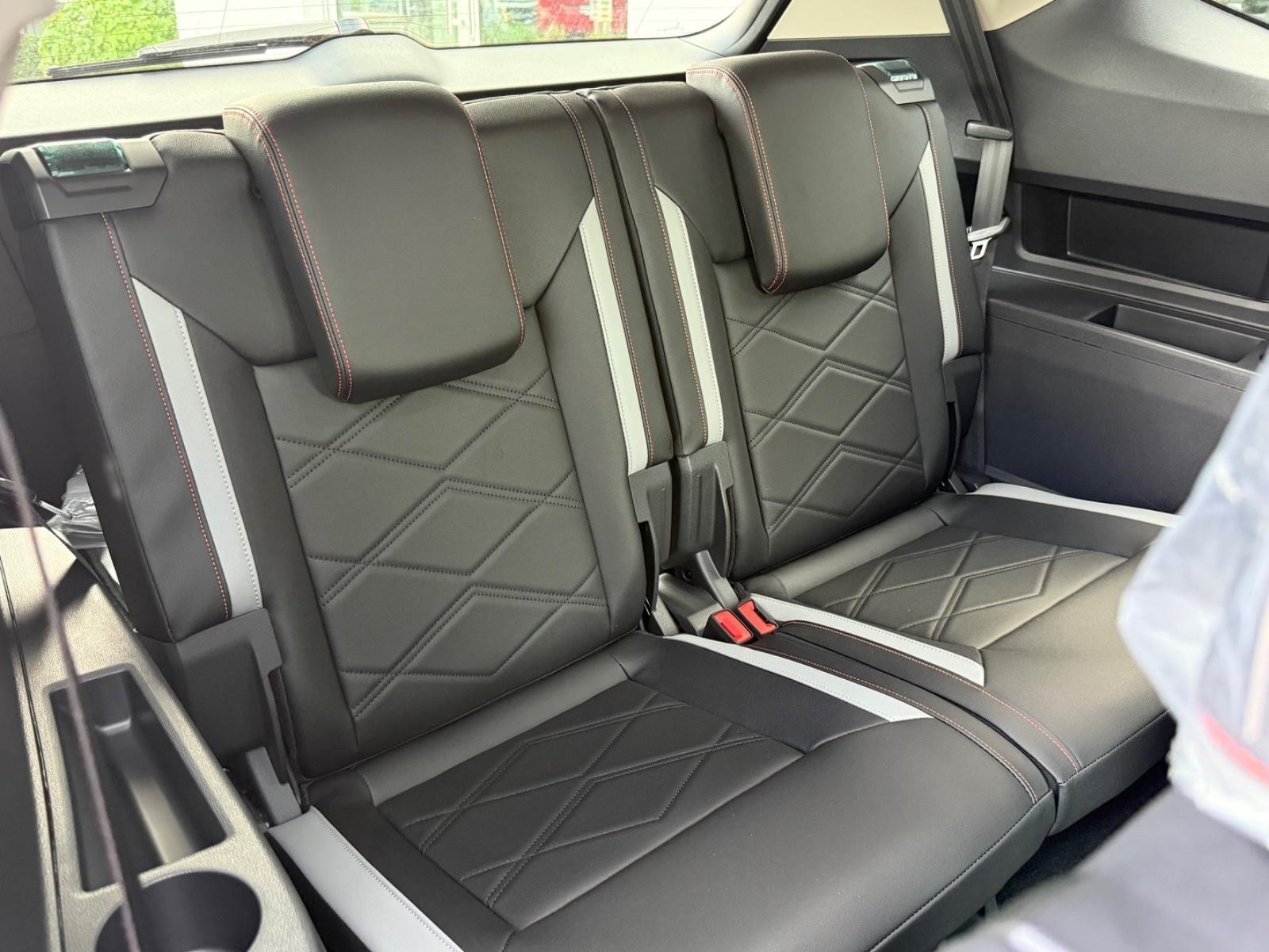 Volkswagen Atlas Vehicle Image 05