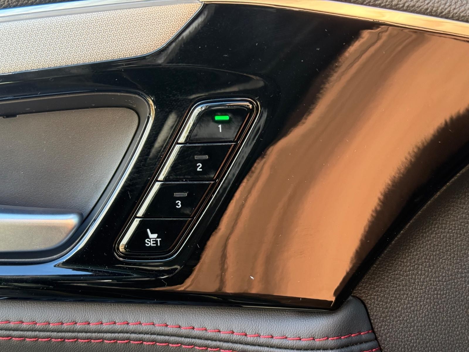 Acura MDX Vehicle Image 11