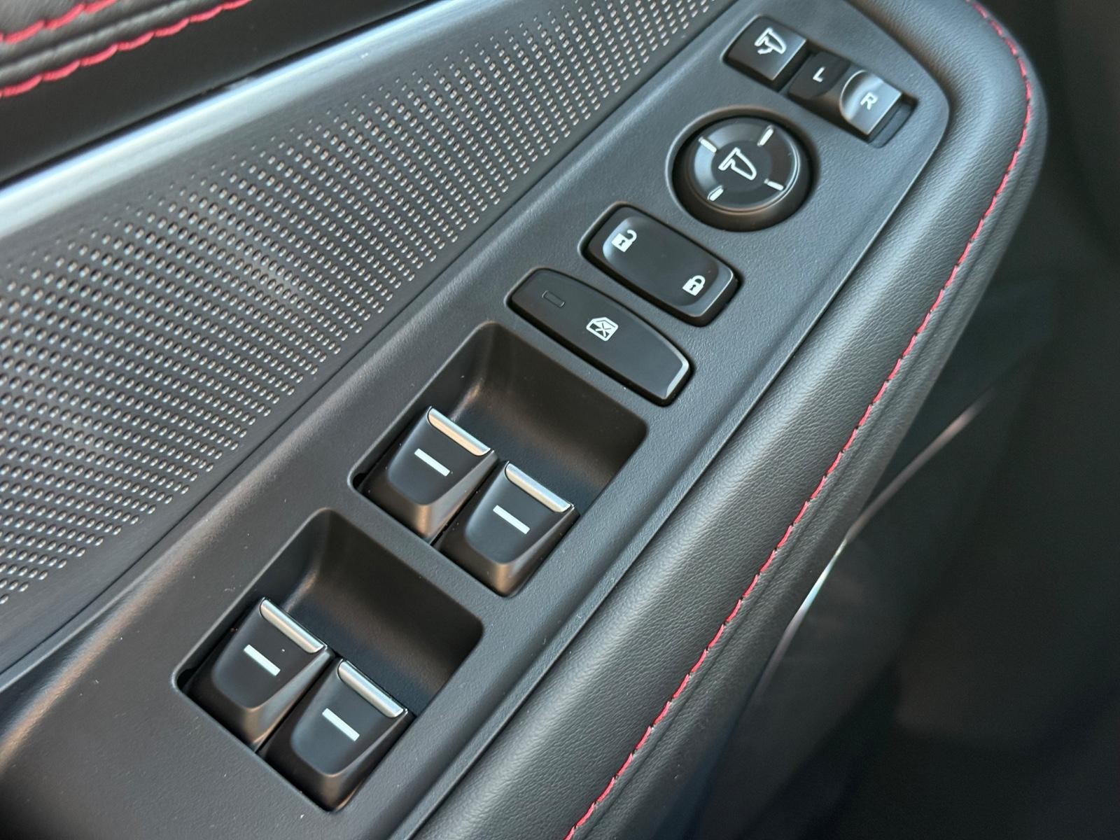 Acura MDX Vehicle Image 16