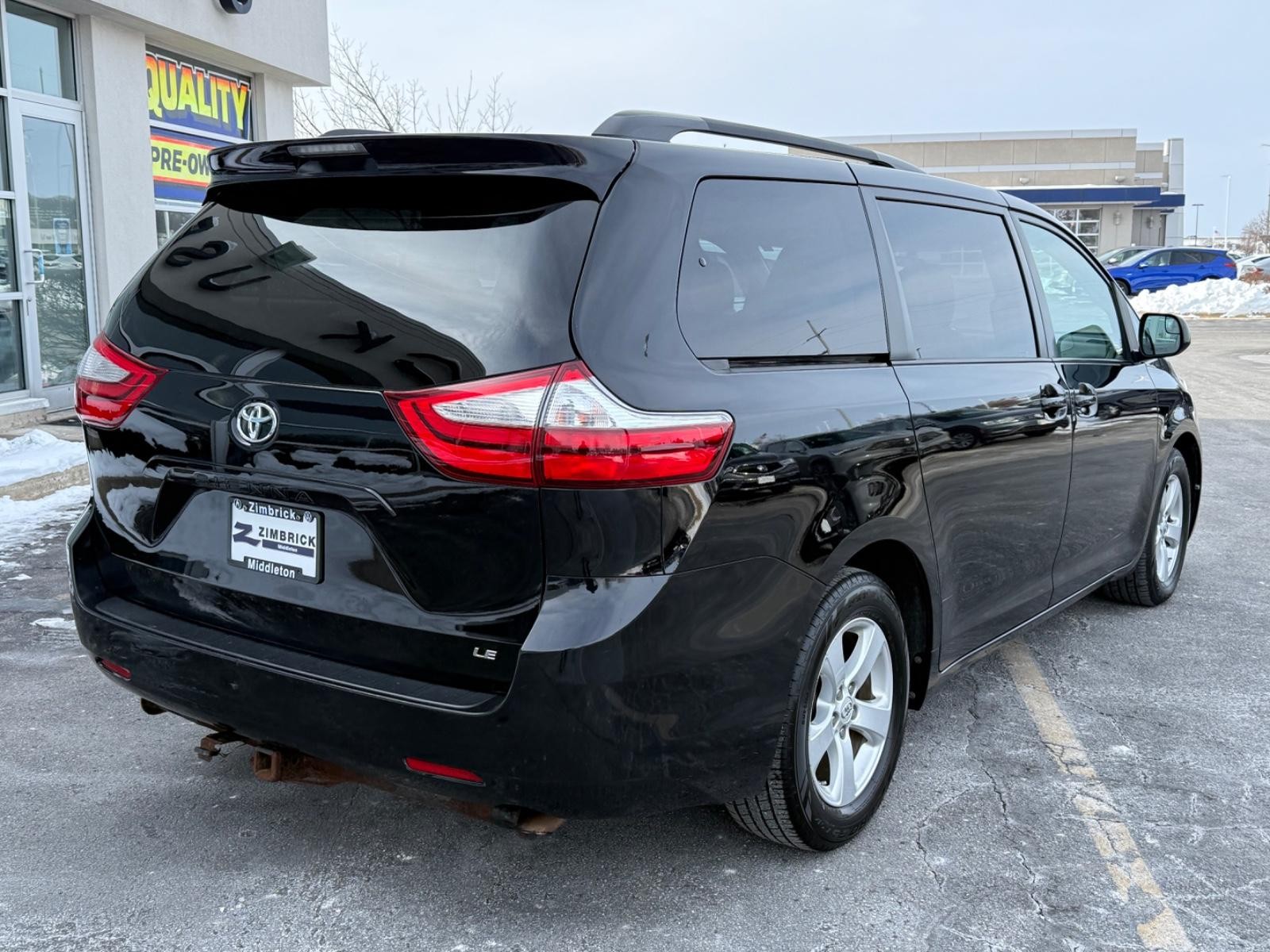 Toyota Sienna Vehicle Image 03