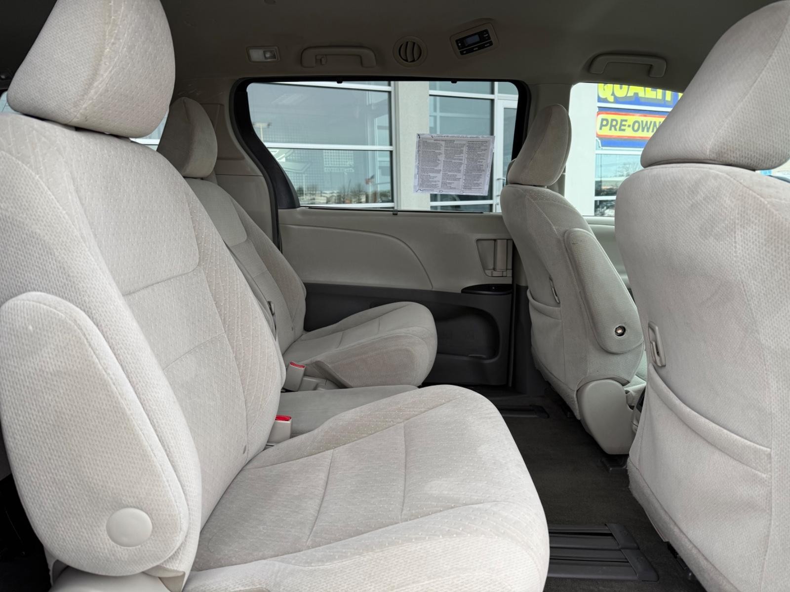 Toyota Sienna Vehicle Image 10