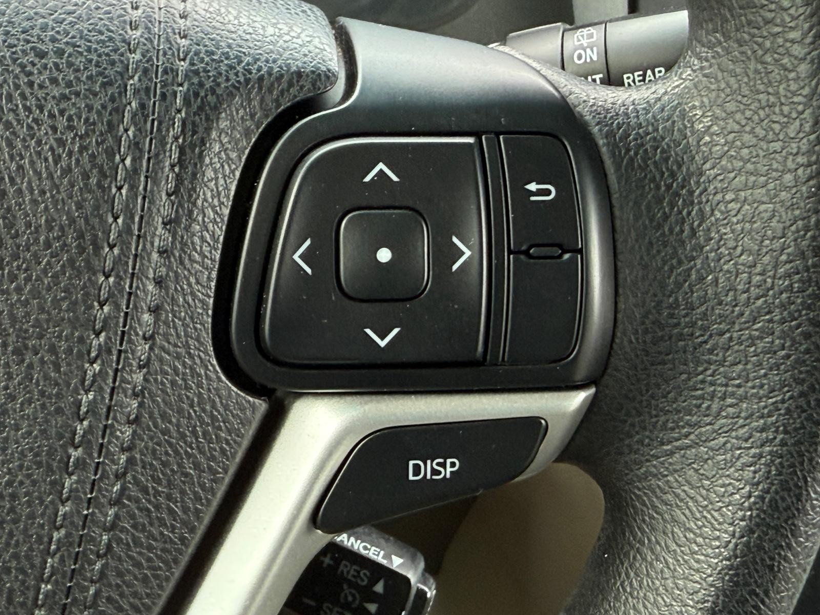 Toyota Sienna Vehicle Image 17