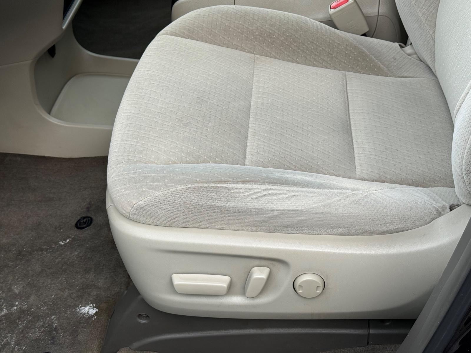 Toyota Sienna Vehicle Image 22